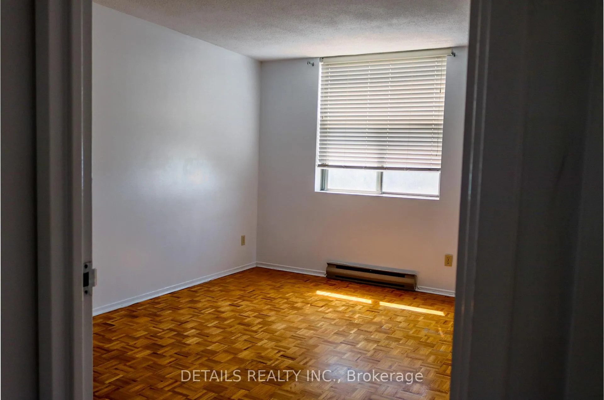 Photo 17 of Unit 1009, 2760 Carousel Crescent, Ottawa, Emerald Woods/Sawmill Creek — HOMEH