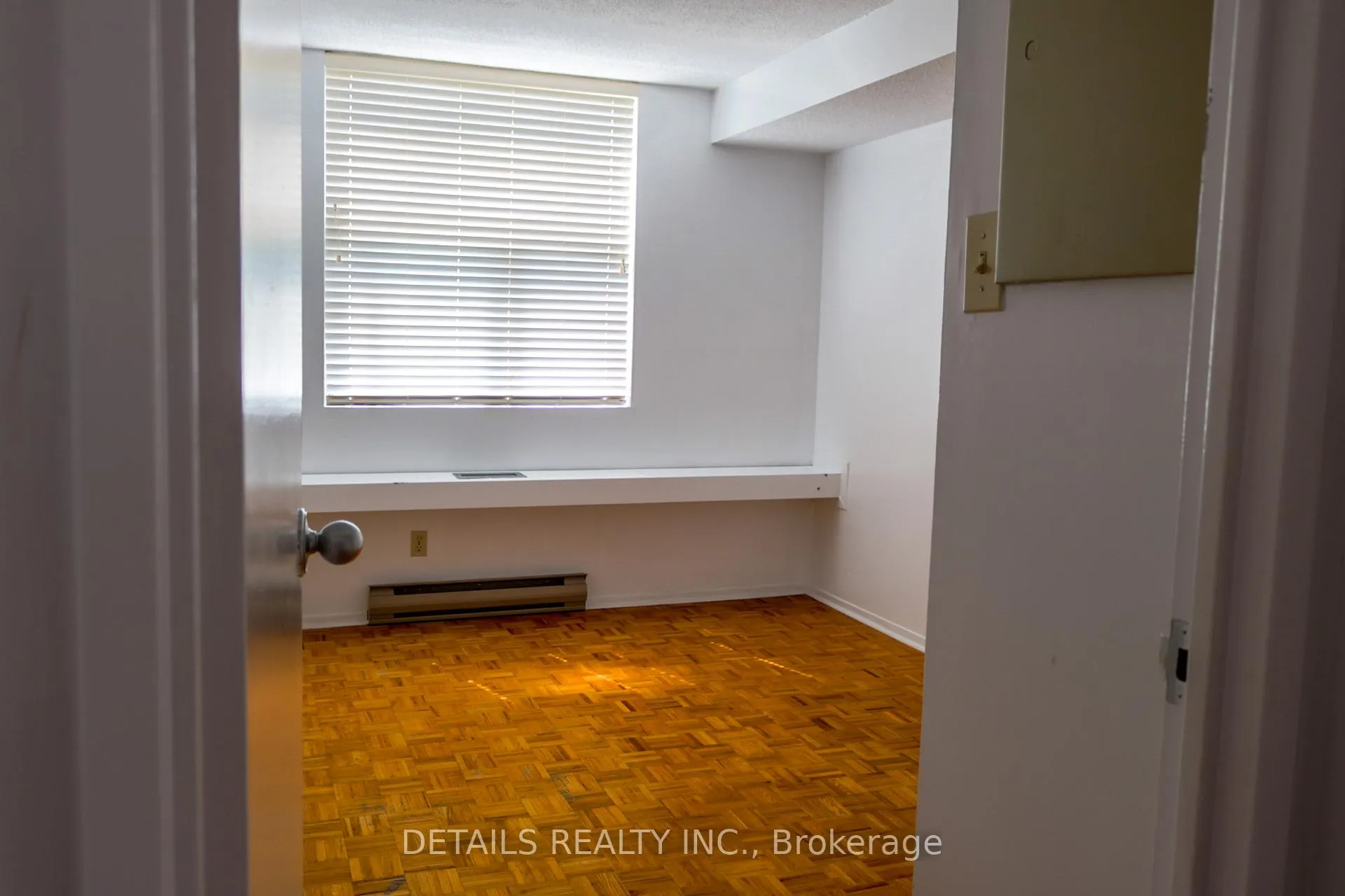 Photo 20 of Unit 1009, 2760 Carousel Crescent, Ottawa, Emerald Woods/Sawmill Creek — HOMEH