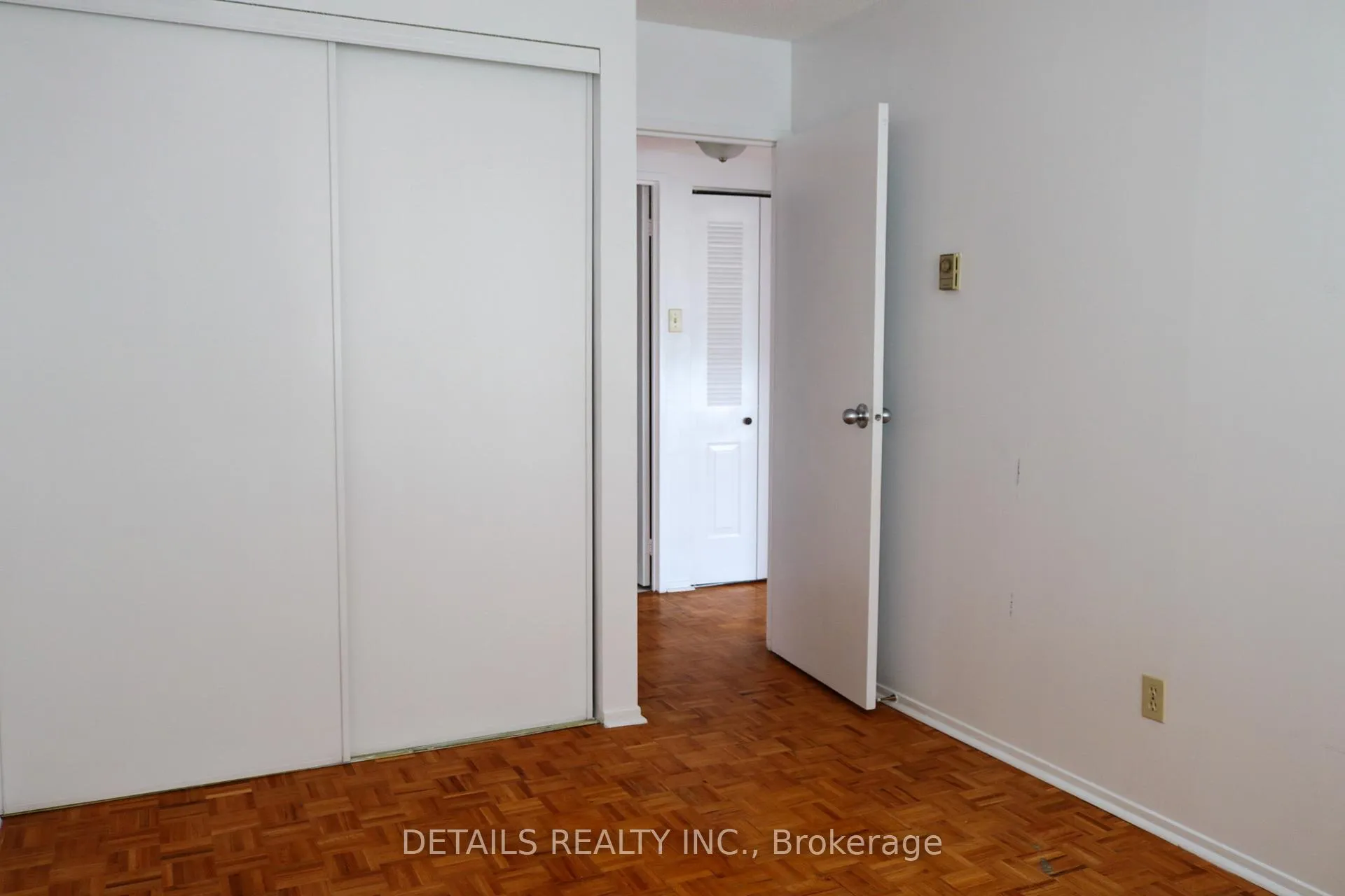 Photo 21 of Unit 1009, 2760 Carousel Crescent, Ottawa, Emerald Woods/Sawmill Creek — HOMEH