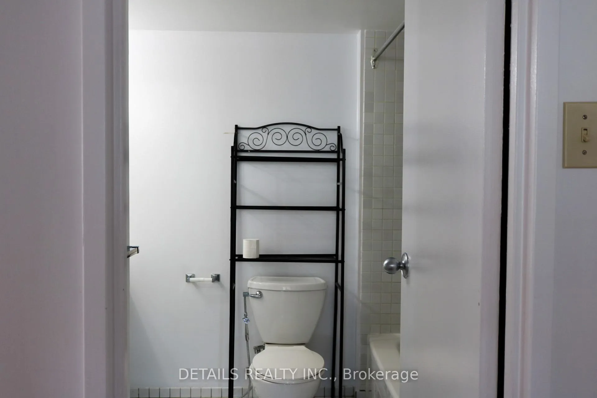 Photo 22 of Unit 1009, 2760 Carousel Crescent, Ottawa, Emerald Woods/Sawmill Creek — HOMEH