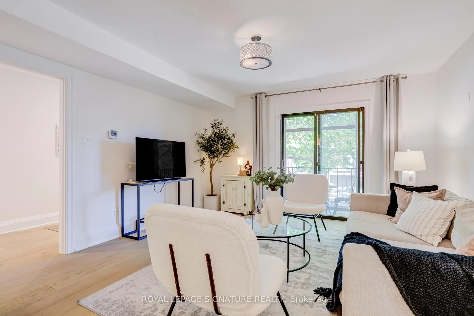 Photo 4 of 209 Ranleigh Avenue, Toronto, Lawrence Park North — HOMEH