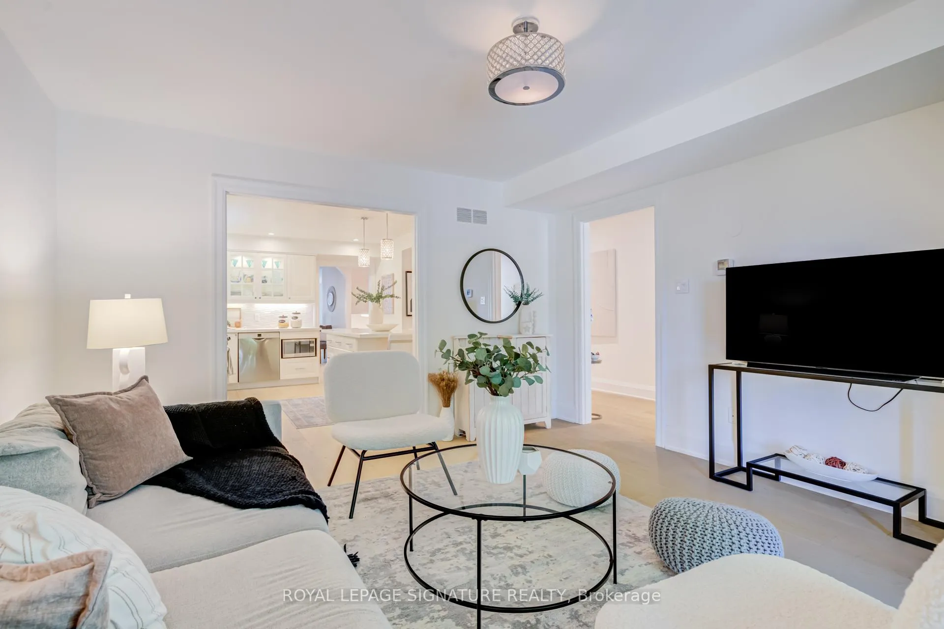 Photo 5 of 209 Ranleigh Avenue, Toronto, Lawrence Park North — HOMEH