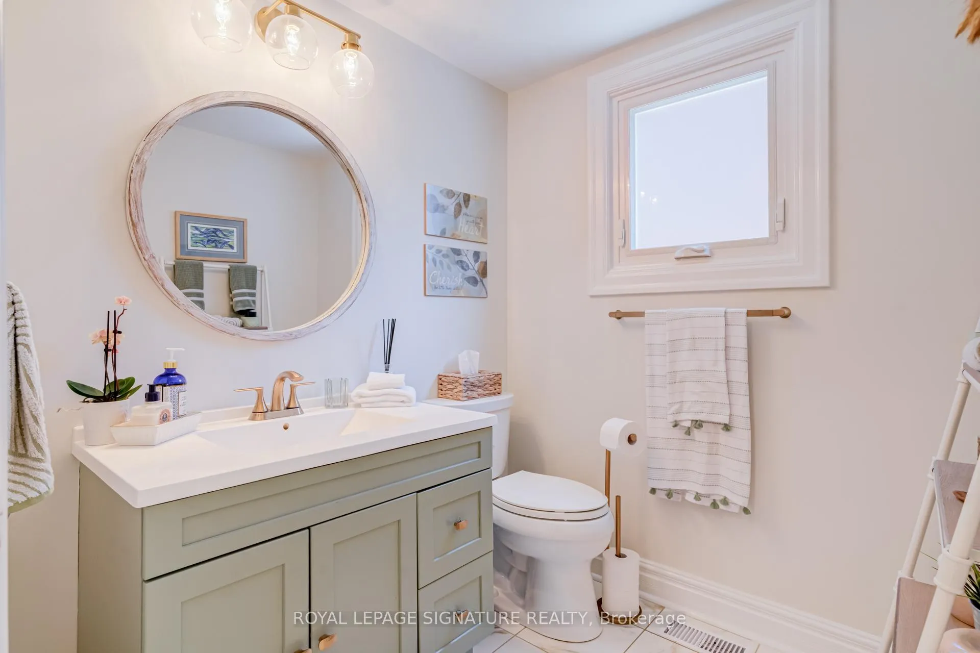 Photo 14 of 209 Ranleigh Avenue, Toronto, Lawrence Park North — HOMEH