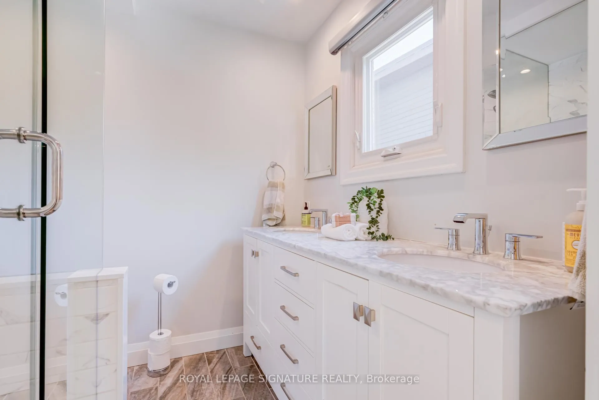Photo 18 of 209 Ranleigh Avenue, Toronto, Lawrence Park North — HOMEH