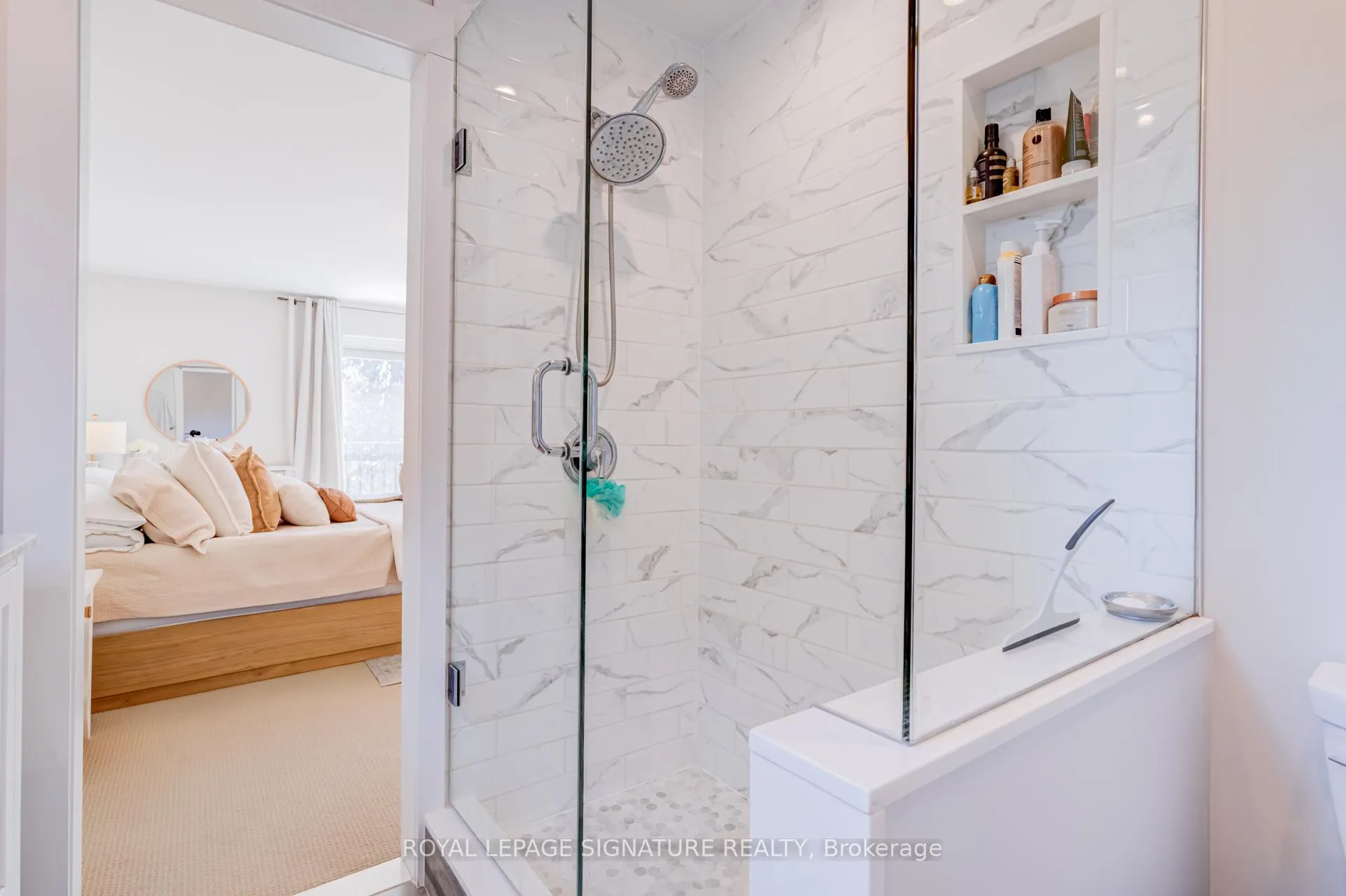 Photo 19 of 209 Ranleigh Avenue, Toronto, Lawrence Park North — HOMEH