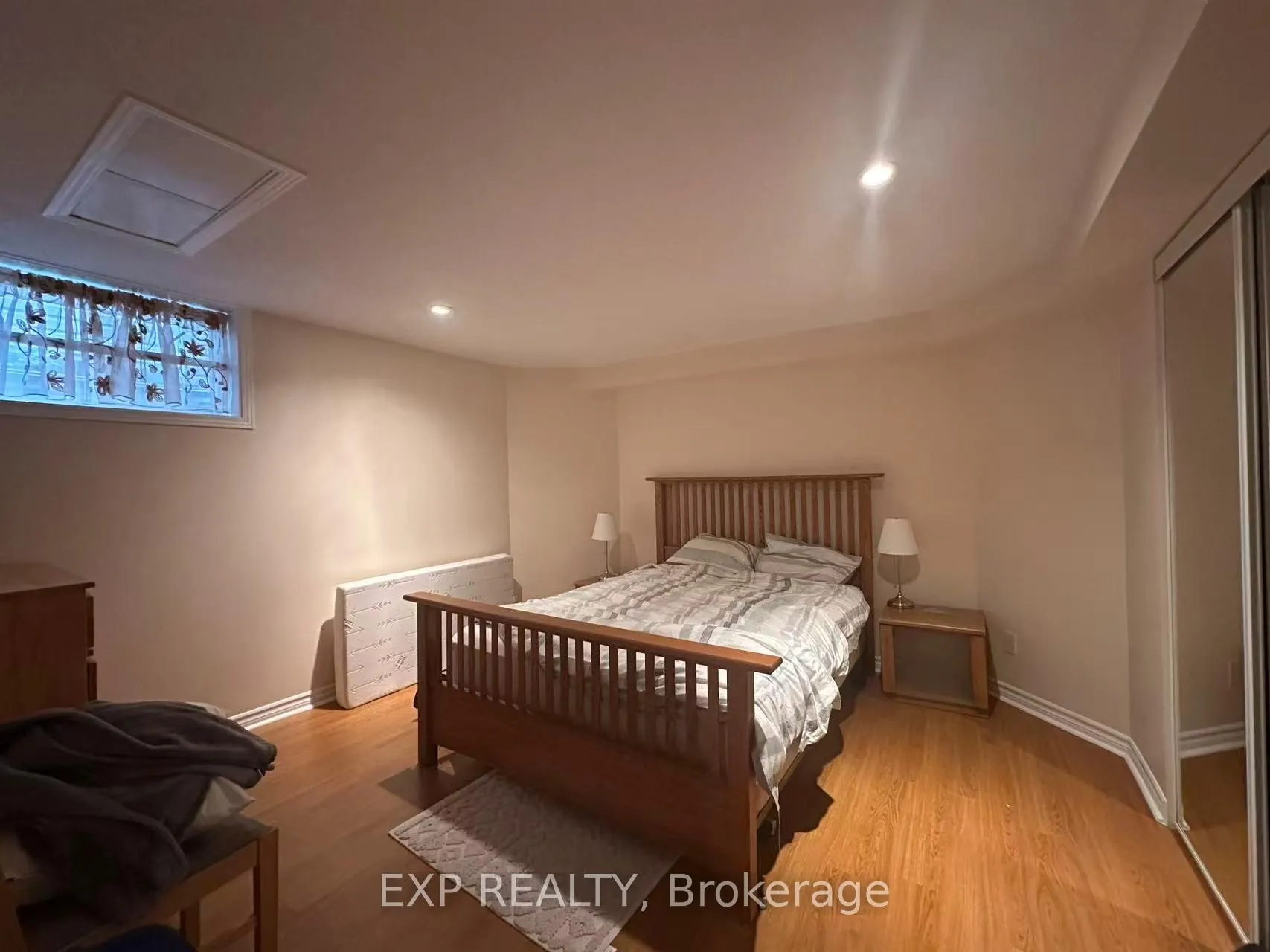 Photo 16 of 256 Scout Street, Ottawa, Central Park — HOMEH
