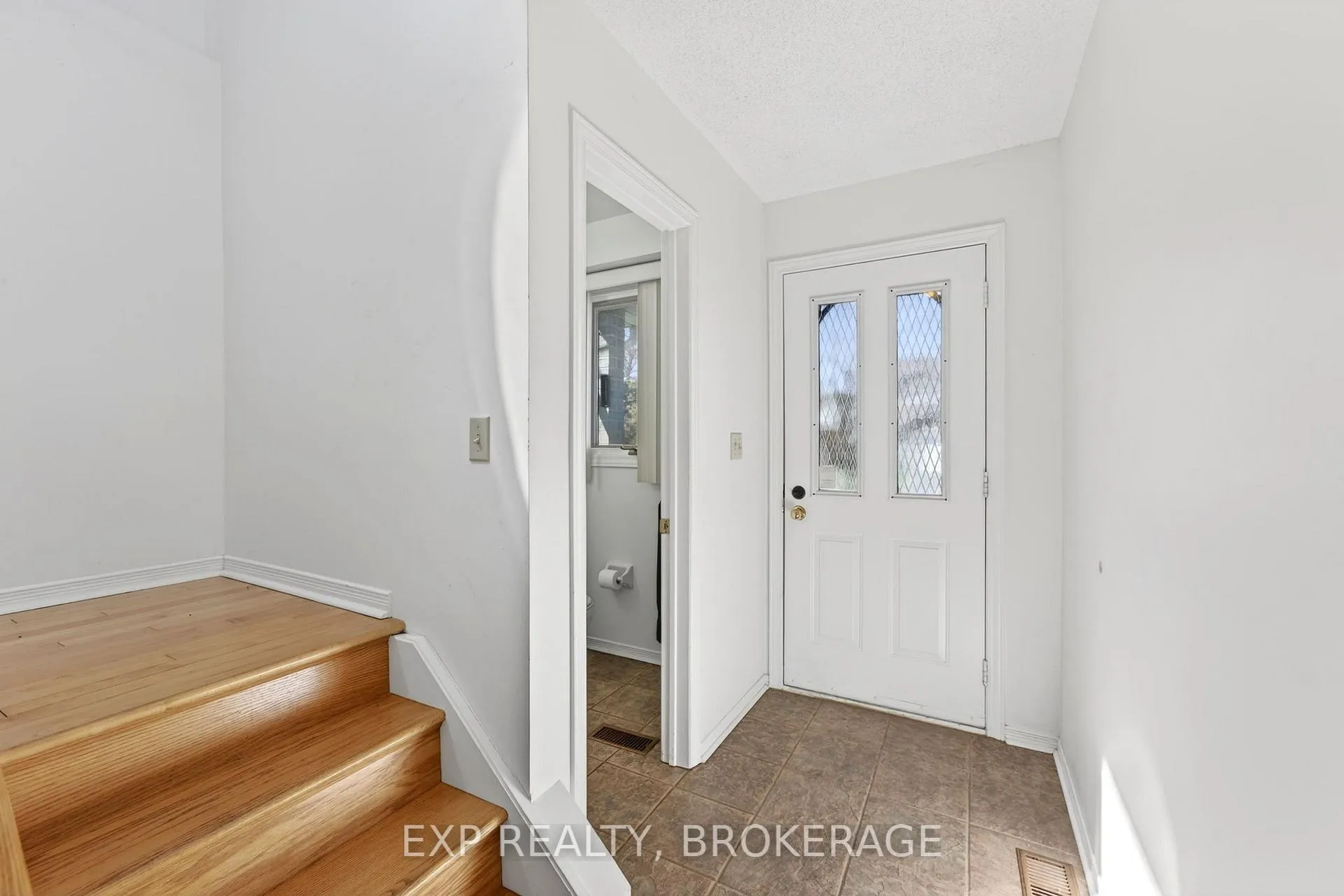 Photo 4 of 23 Rose Abbey Drive, Kingston, Kingston East (Incl Barret Crt) — HOMEH