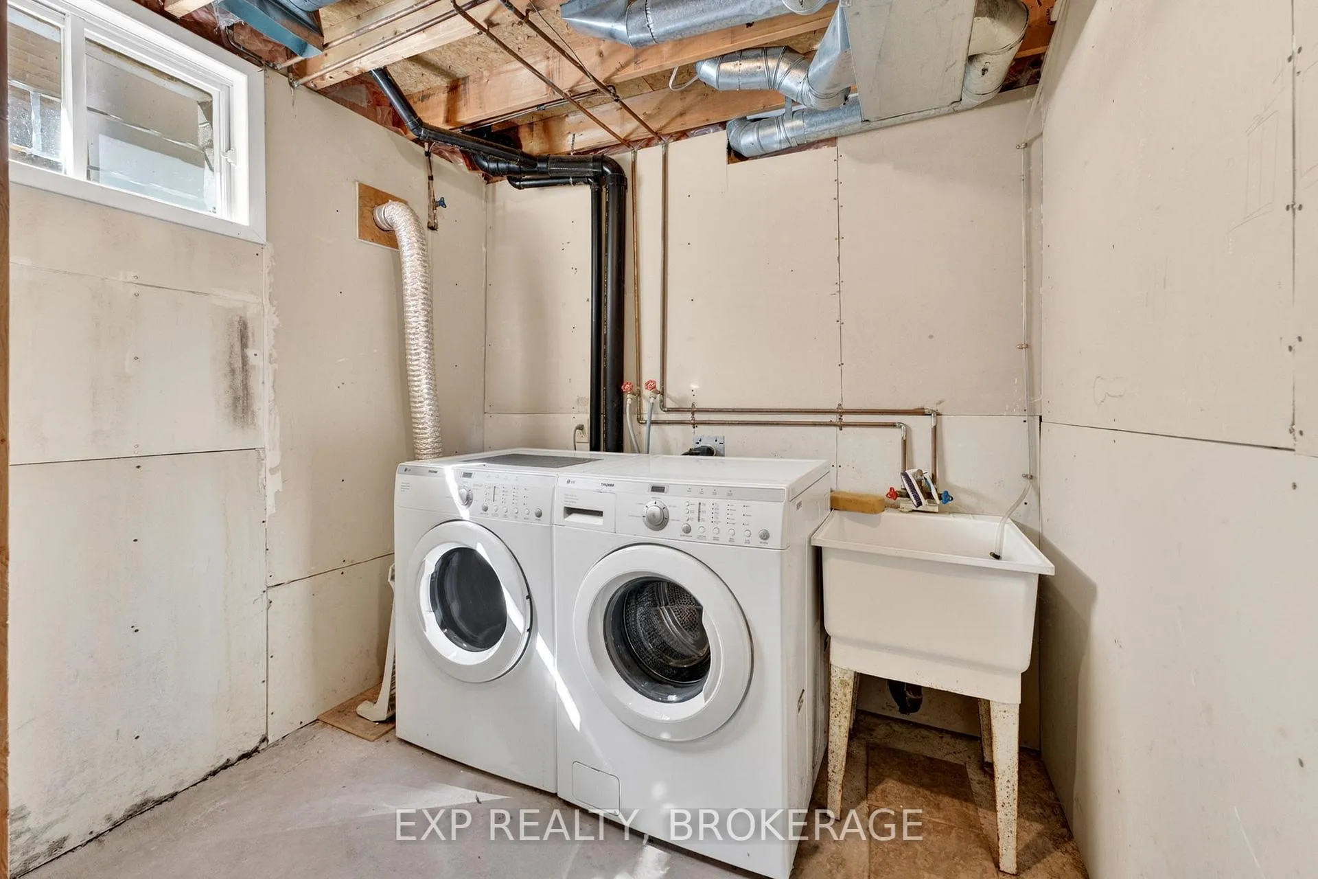 Photo 25 of 23 Rose Abbey Drive, Kingston, Kingston East (Incl Barret Crt) — HOMEH