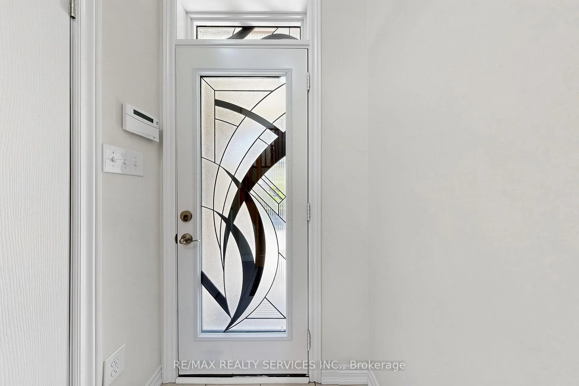 Photo 5 of 19 Sea Drifter Crescent, Brampton, Bram East — HOMEH
