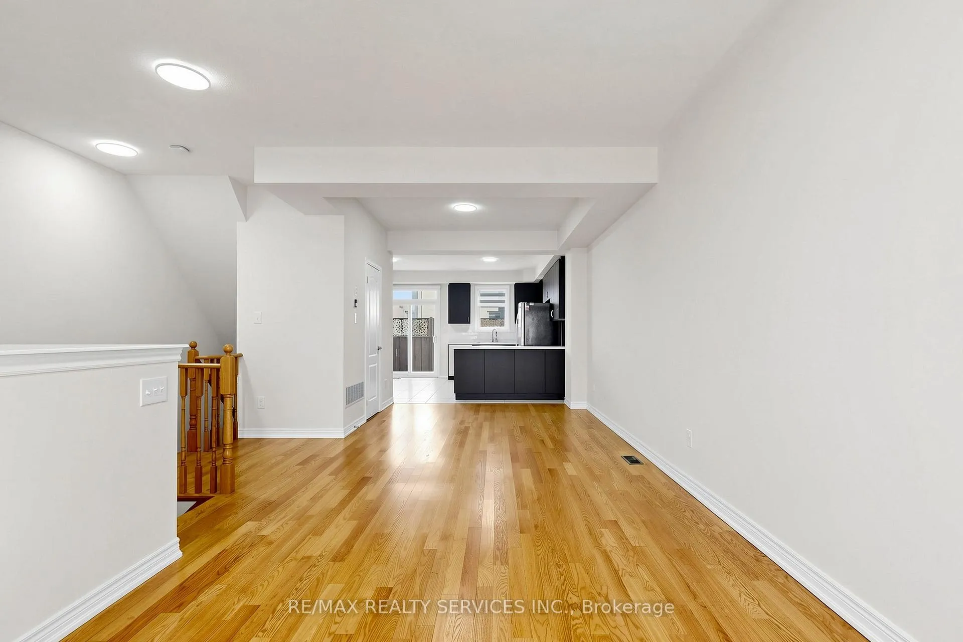 Photo 11 of 19 Sea Drifter Crescent, Brampton, Bram East — HOMEH
