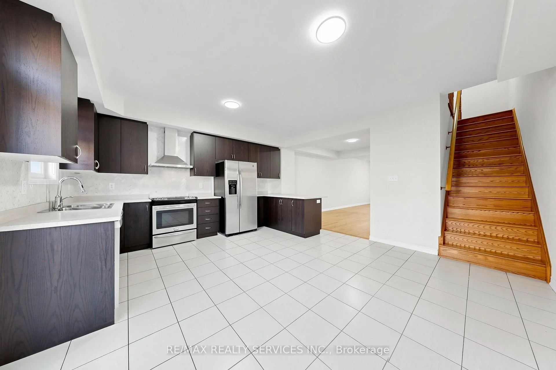 Photo 17 of 19 Sea Drifter Crescent, Brampton, Bram East — HOMEH