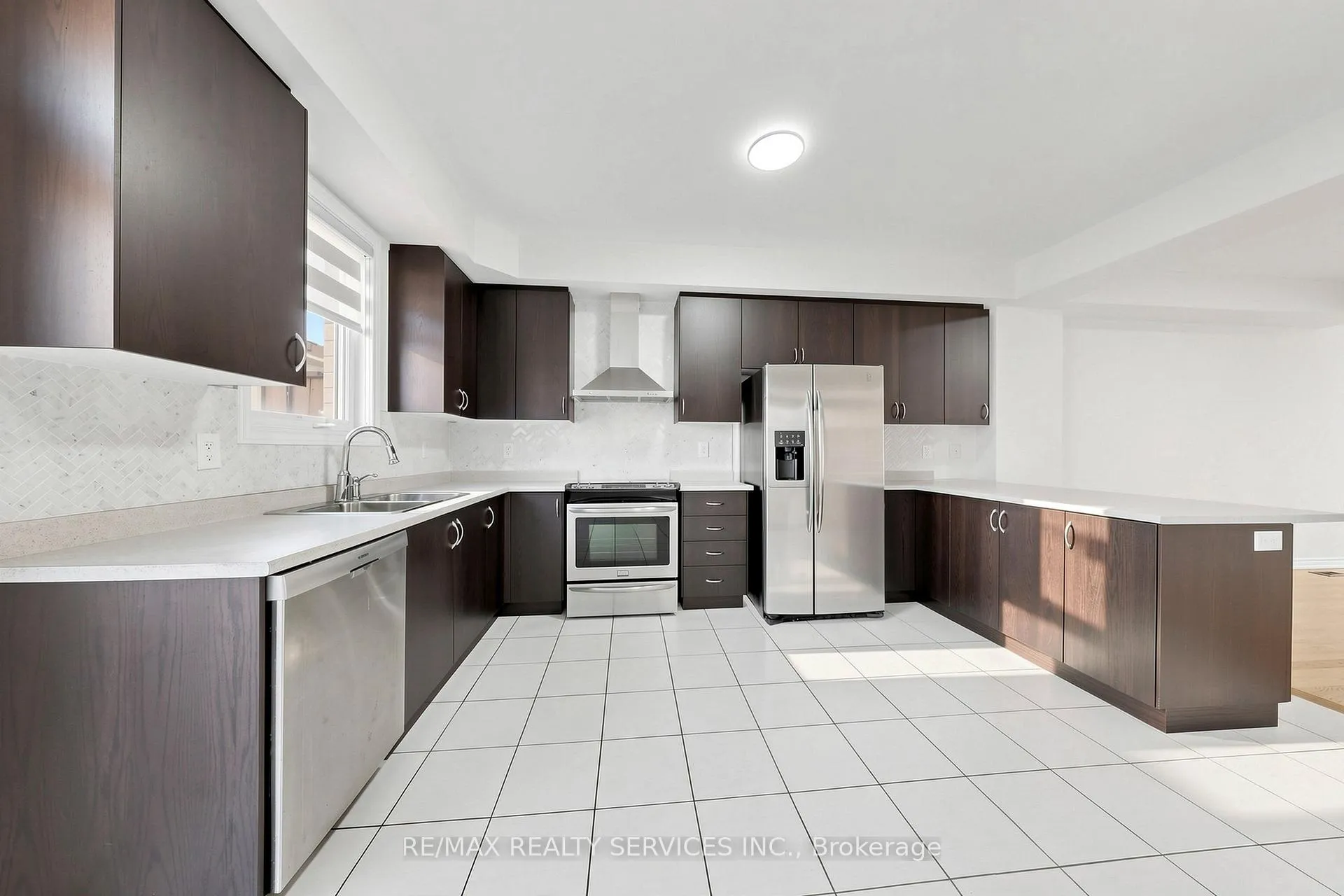 Photo 18 of 19 Sea Drifter Crescent, Brampton, Bram East — HOMEH
