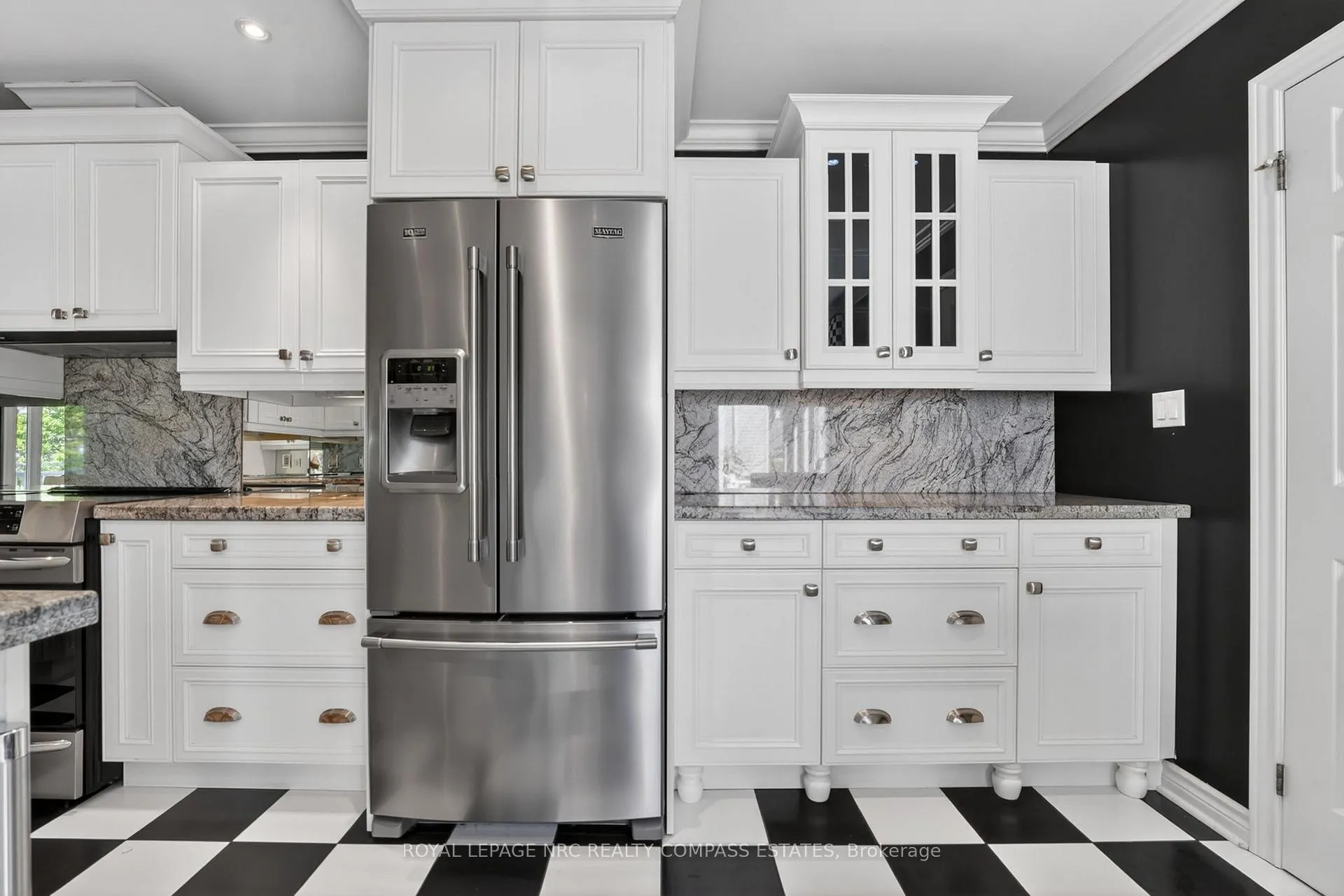 Photo 10 of Unit Unit 15, 1 Lakeside Drive, St. Catharines, Port Weller — HOMEH