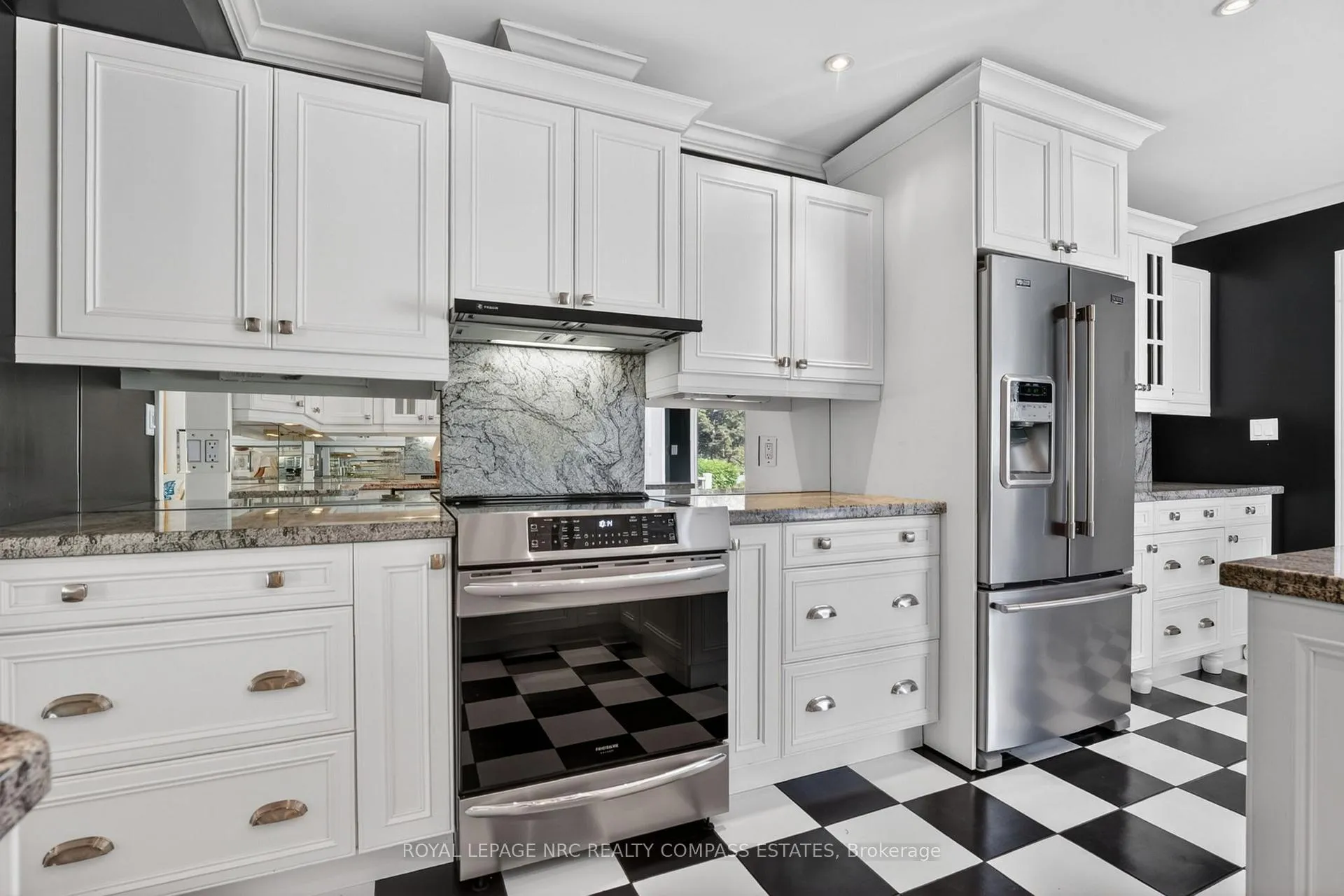 Photo 11 of Unit Unit 15, 1 Lakeside Drive, St. Catharines, Port Weller — HOMEH