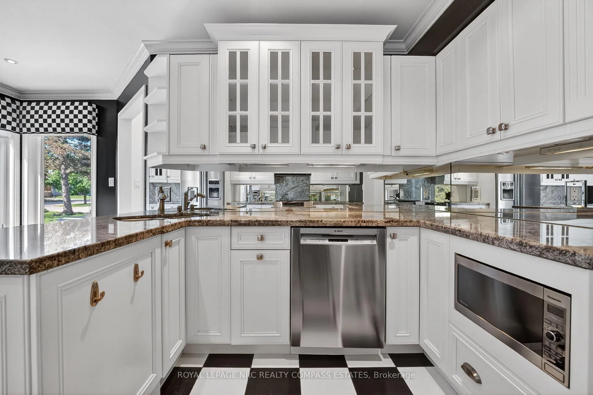 Photo 12 of Unit Unit 15, 1 Lakeside Drive, St. Catharines, Port Weller — HOMEH