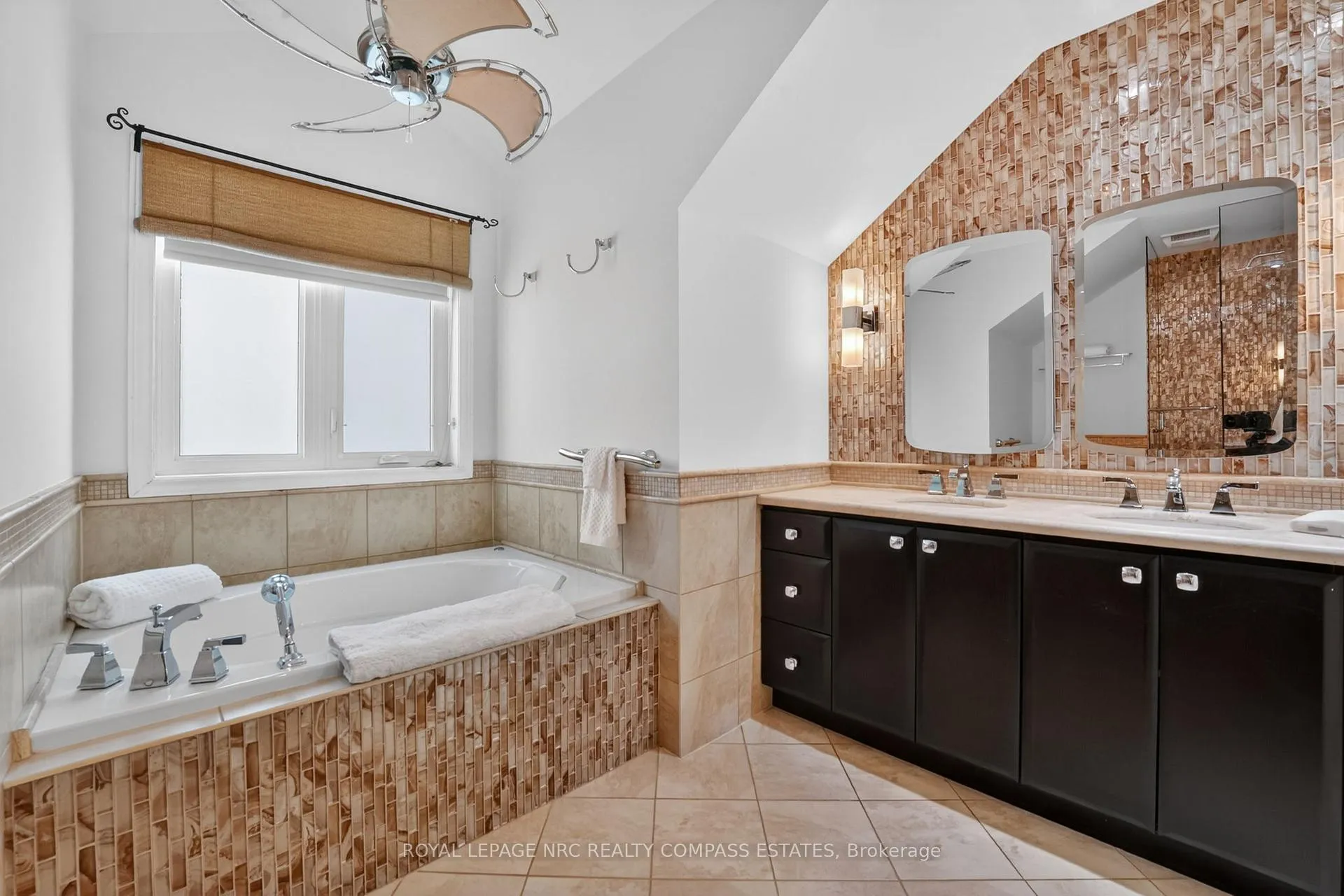 Photo 23 of Unit Unit 15, 1 Lakeside Drive, St. Catharines, Port Weller — HOMEH