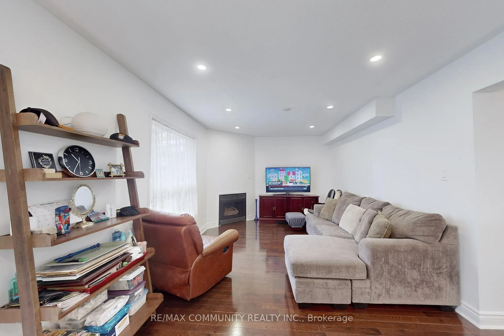 Photo 13 of 71 Hibbard Drive, Ajax, Central — HOMEH