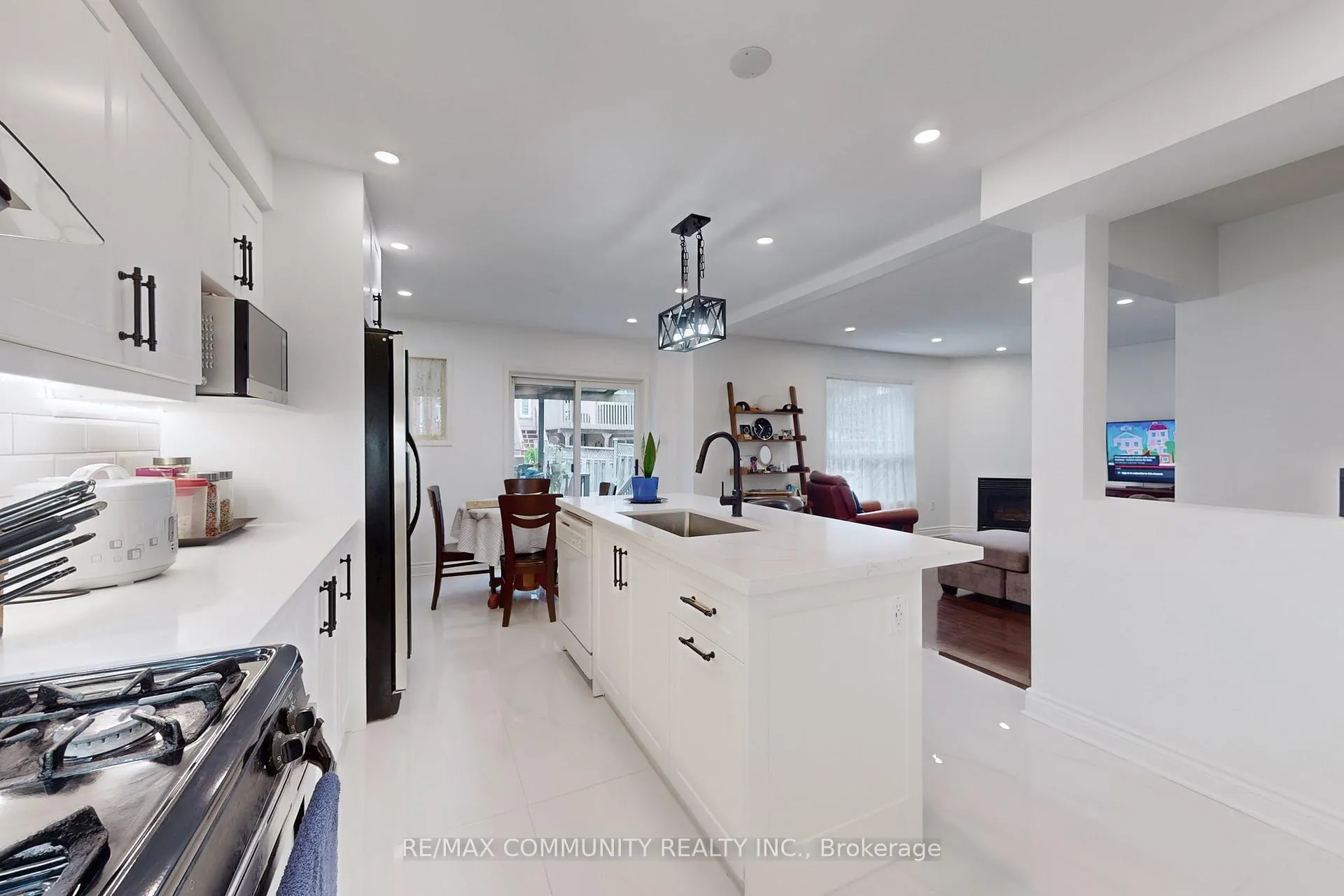 Photo 17 of 71 Hibbard Drive, Ajax, Central — HOMEH