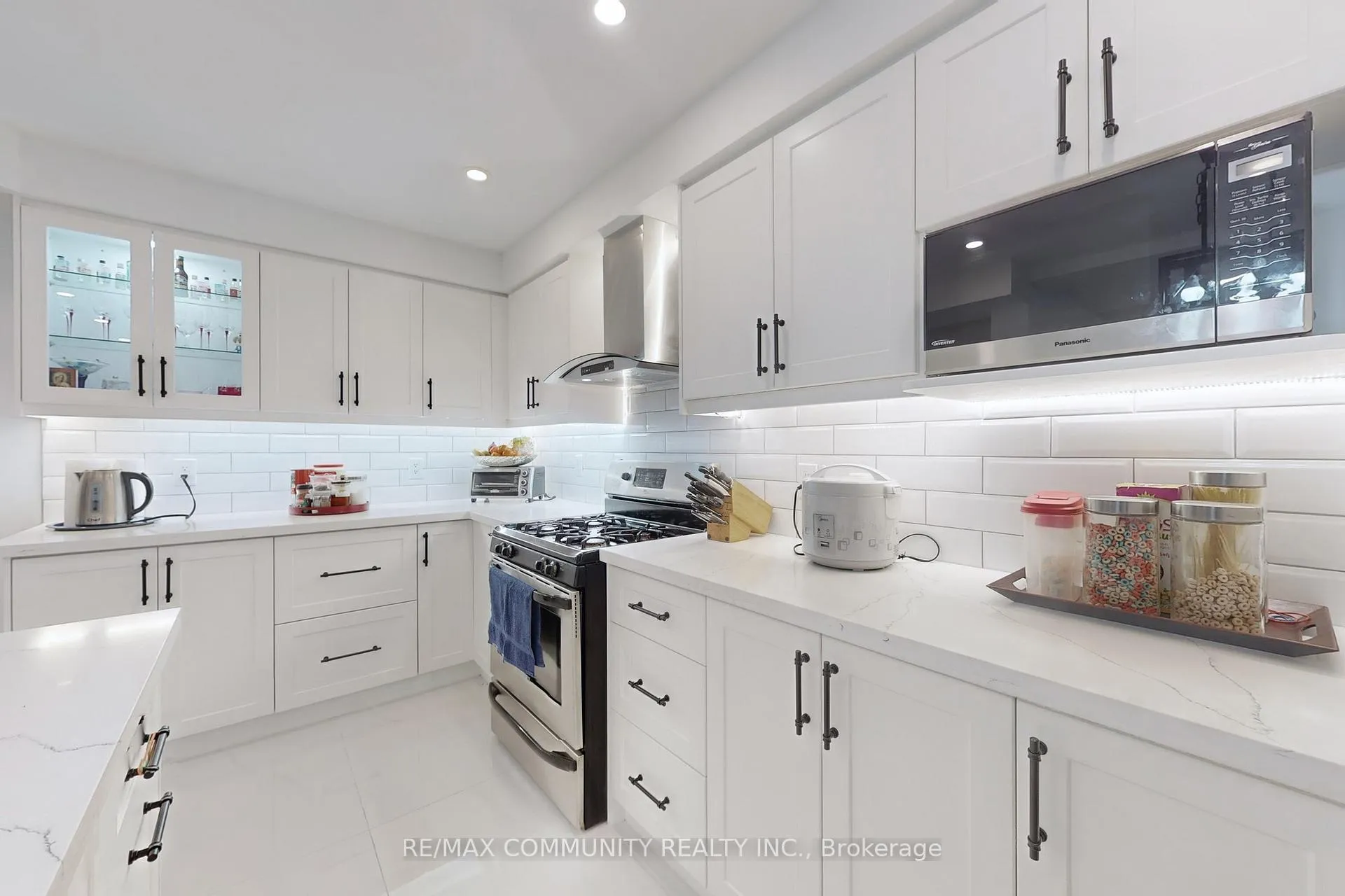 Photo 19 of 71 Hibbard Drive, Ajax, Central — HOMEH