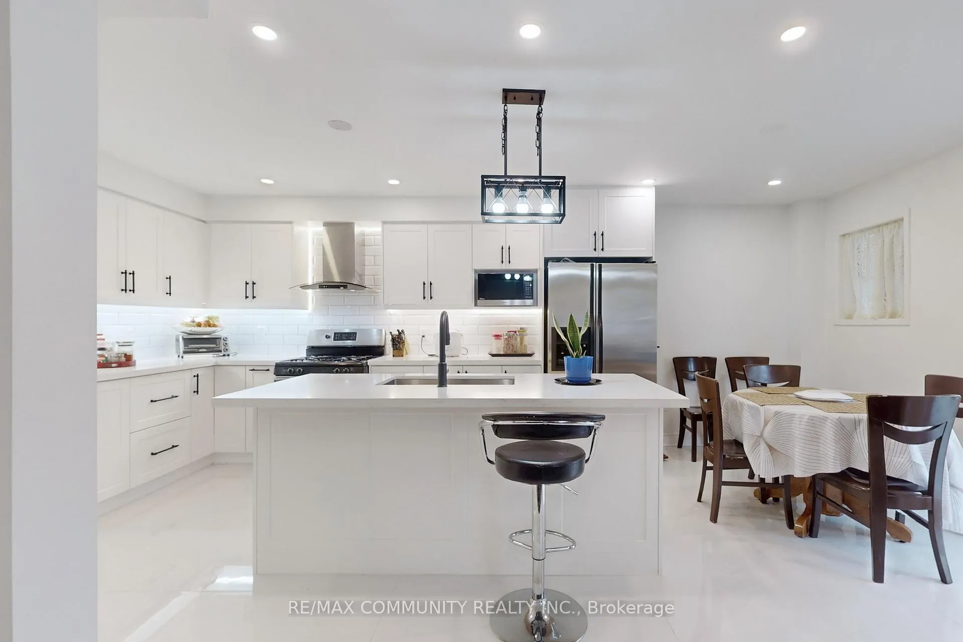 Photo 20 of 71 Hibbard Drive, Ajax, Central — HOMEH