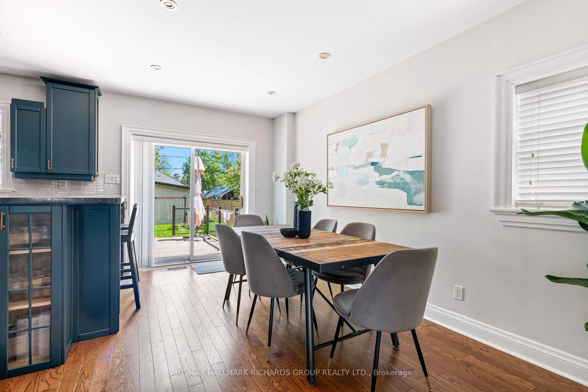 Photo 4 of 43 Sharpe Street, Scarborough, Birchcliffe-Cliffside — HOMEH