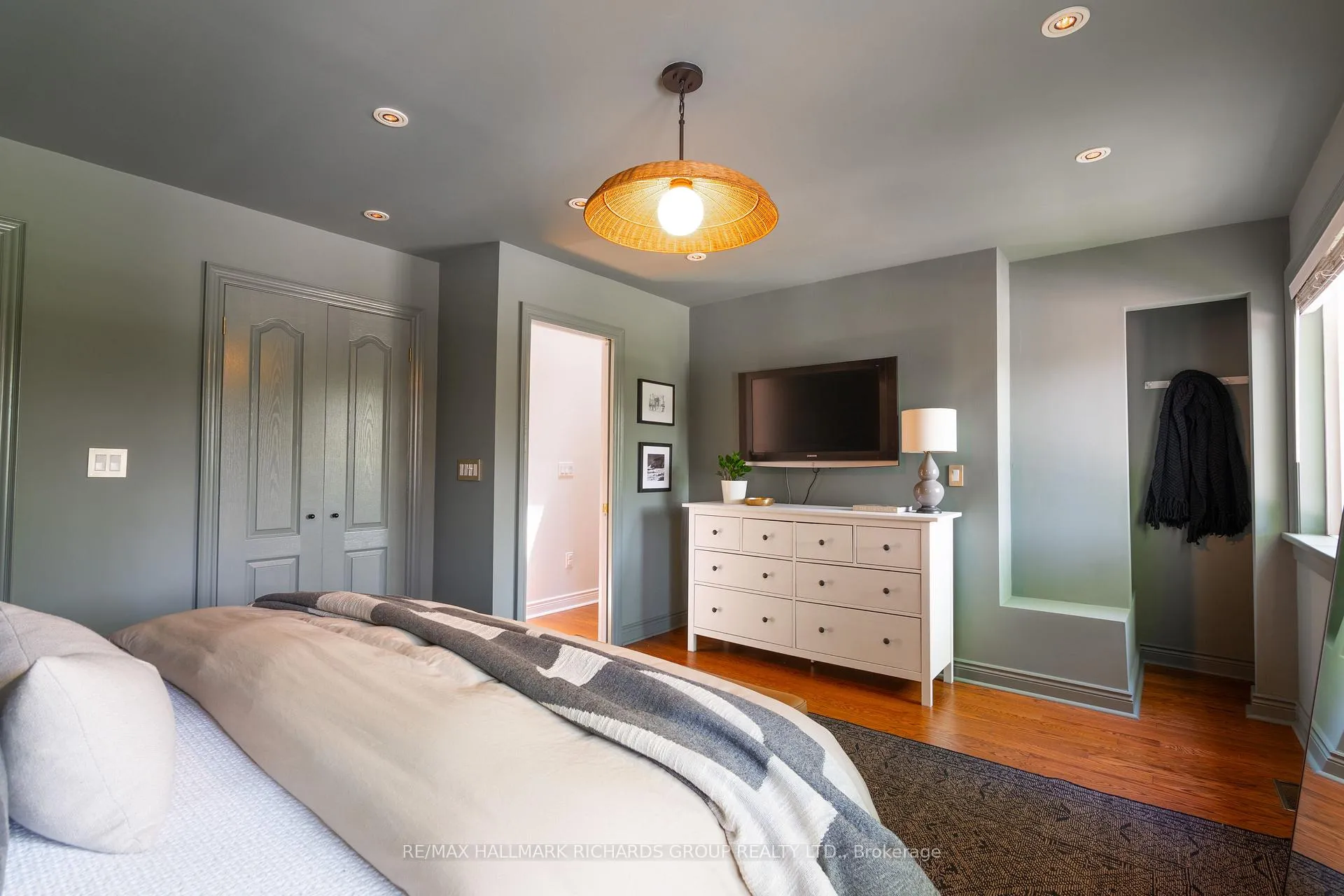 Photo 10 of 43 Sharpe Street, Scarborough, Birchcliffe-Cliffside — HOMEH