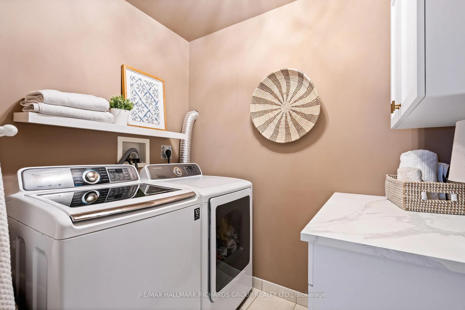 Photo 14 of 43 Sharpe Street, Scarborough, Birchcliffe-Cliffside — HOMEH