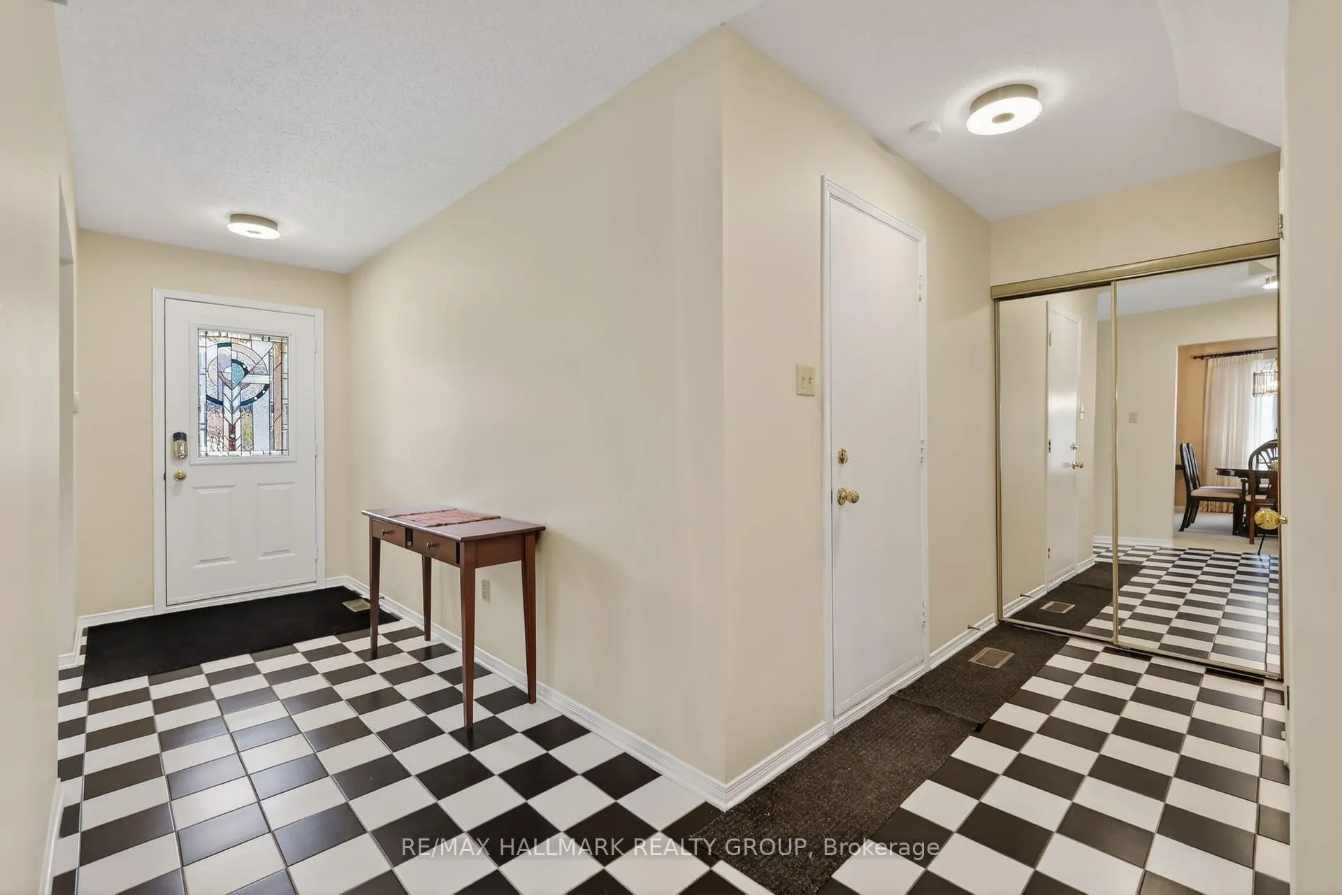 Photo 4 of 307 Beechgrove Avenue, Ottawa, Westboro North — HOMEH
