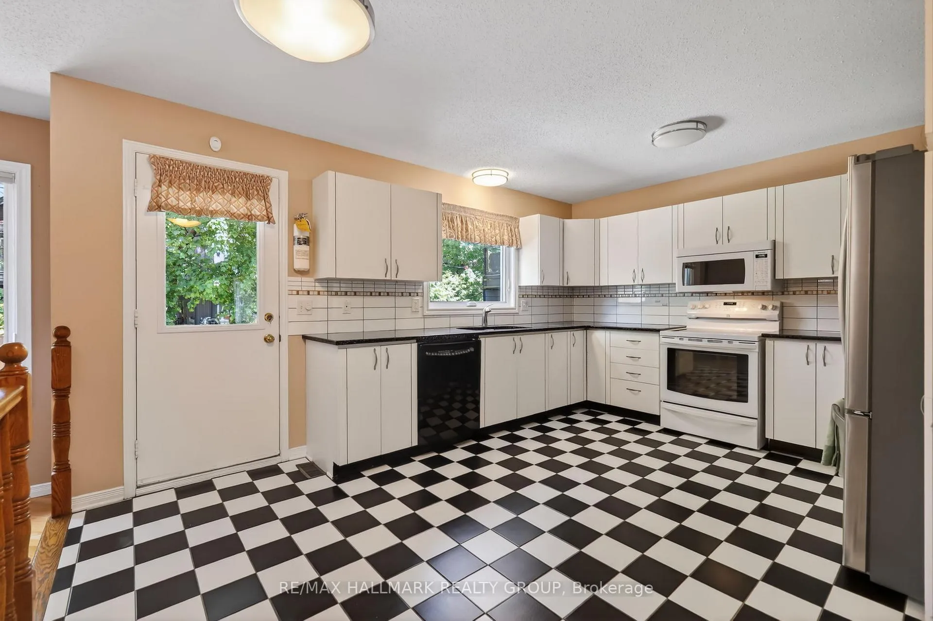 Photo 12 of 307 Beechgrove Avenue, Ottawa, Westboro North — HOMEH