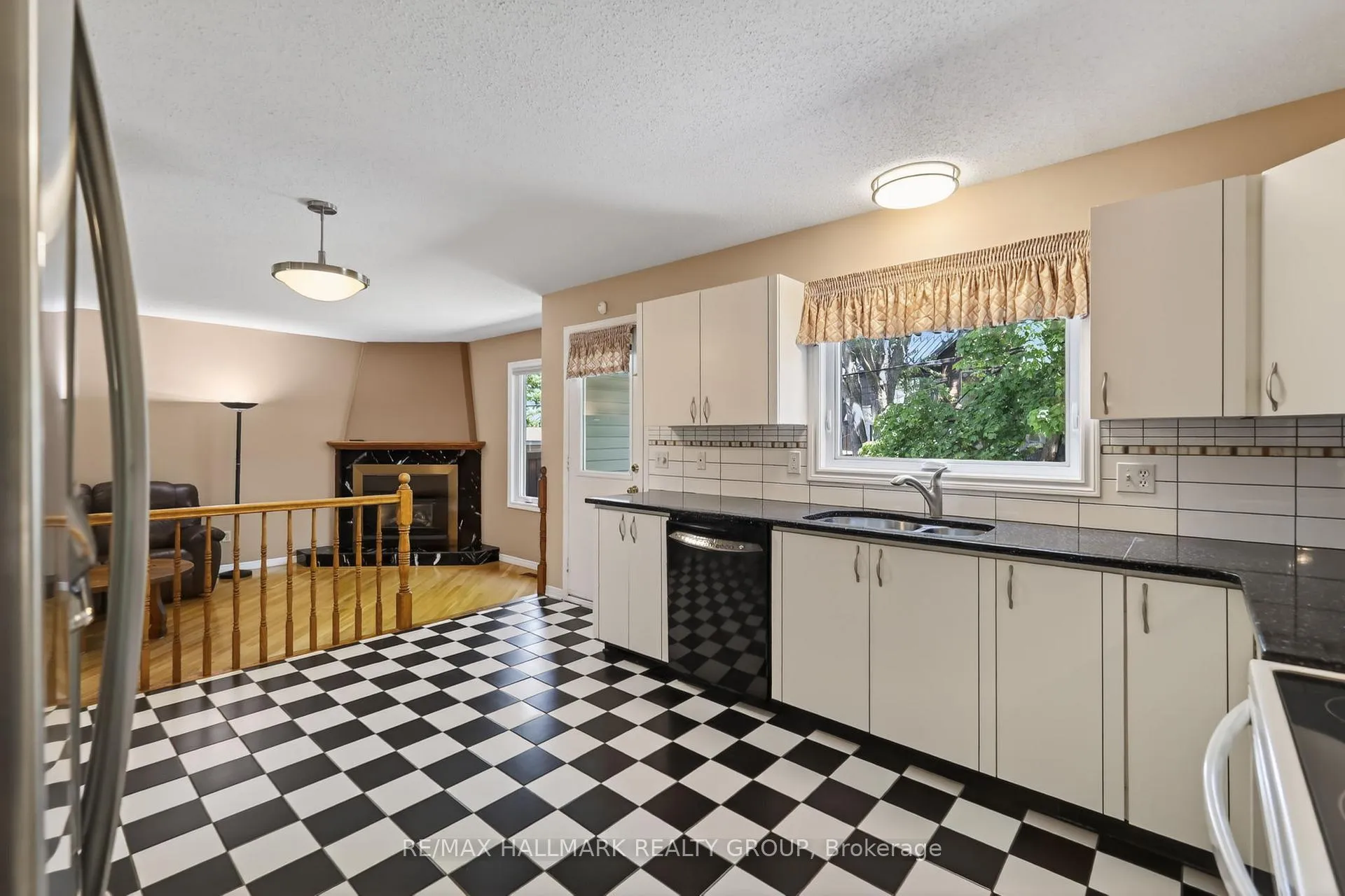 Photo 16 of 307 Beechgrove Avenue, Ottawa, Westboro North — HOMEH