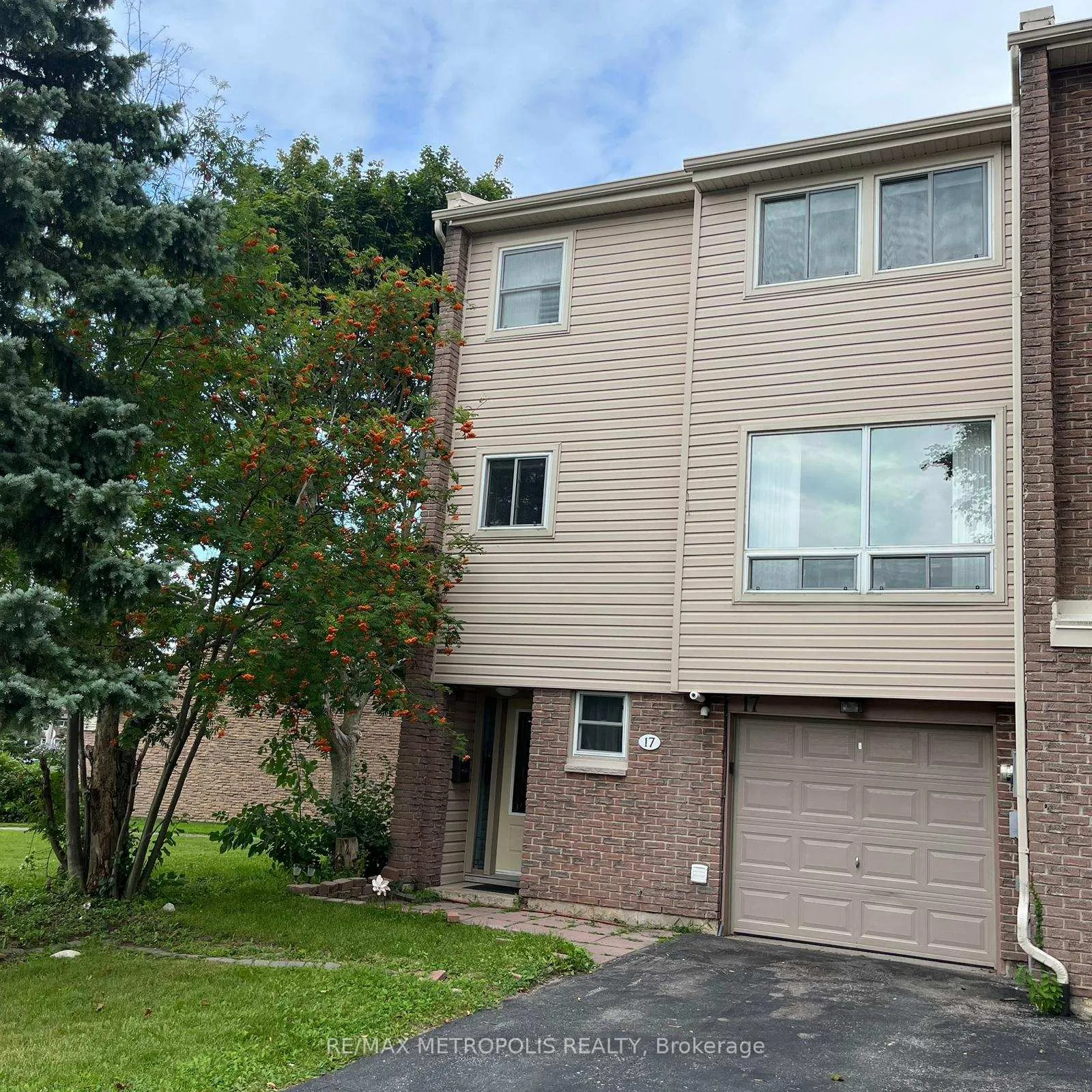 Photo 1 of Unit 1, 17 Clover Ridge Drive W, Ajax, South West — HOMEH