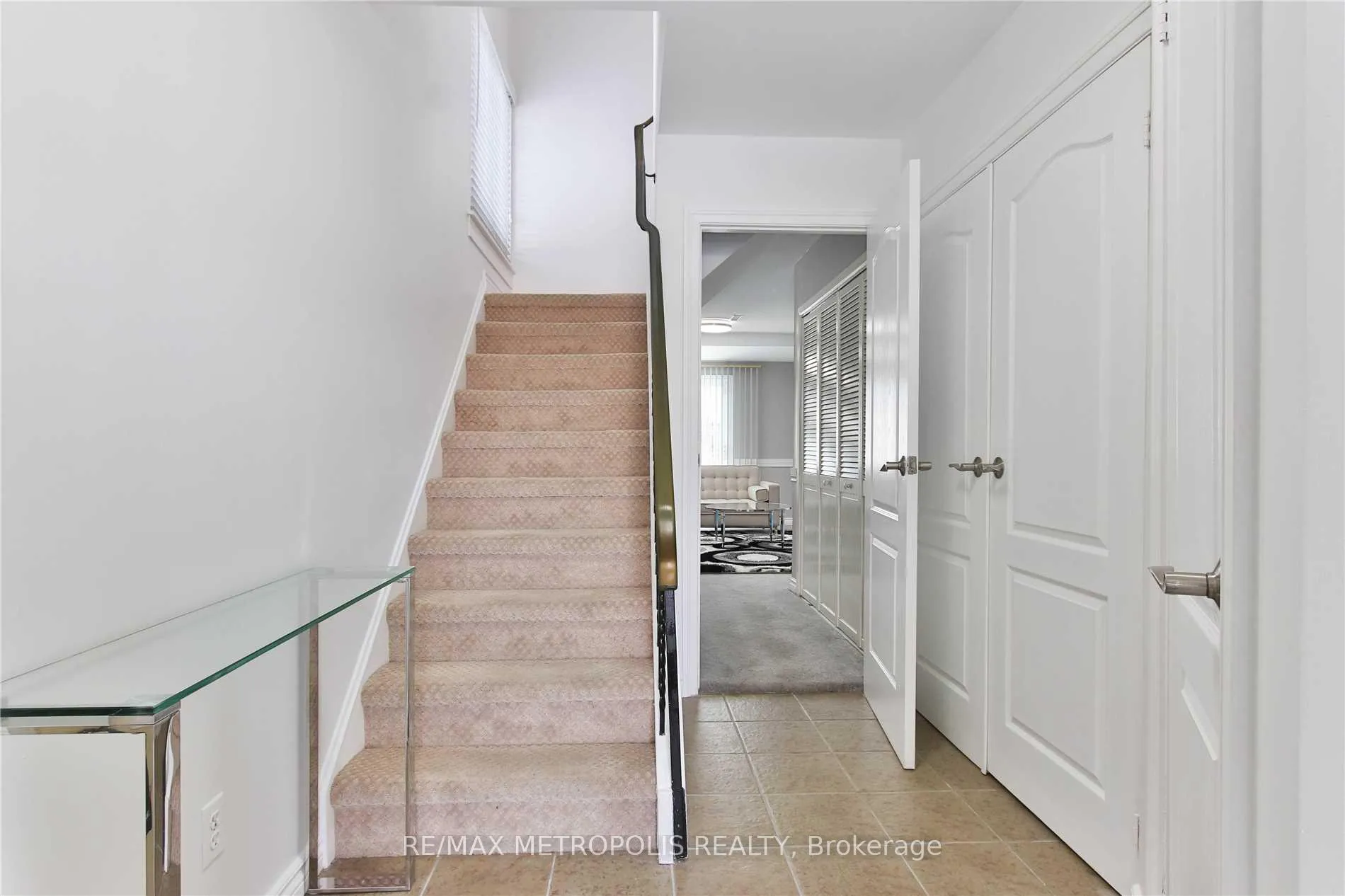 Photo 2 of Unit 1, 17 Clover Ridge Drive W, Ajax, South West — HOMEH