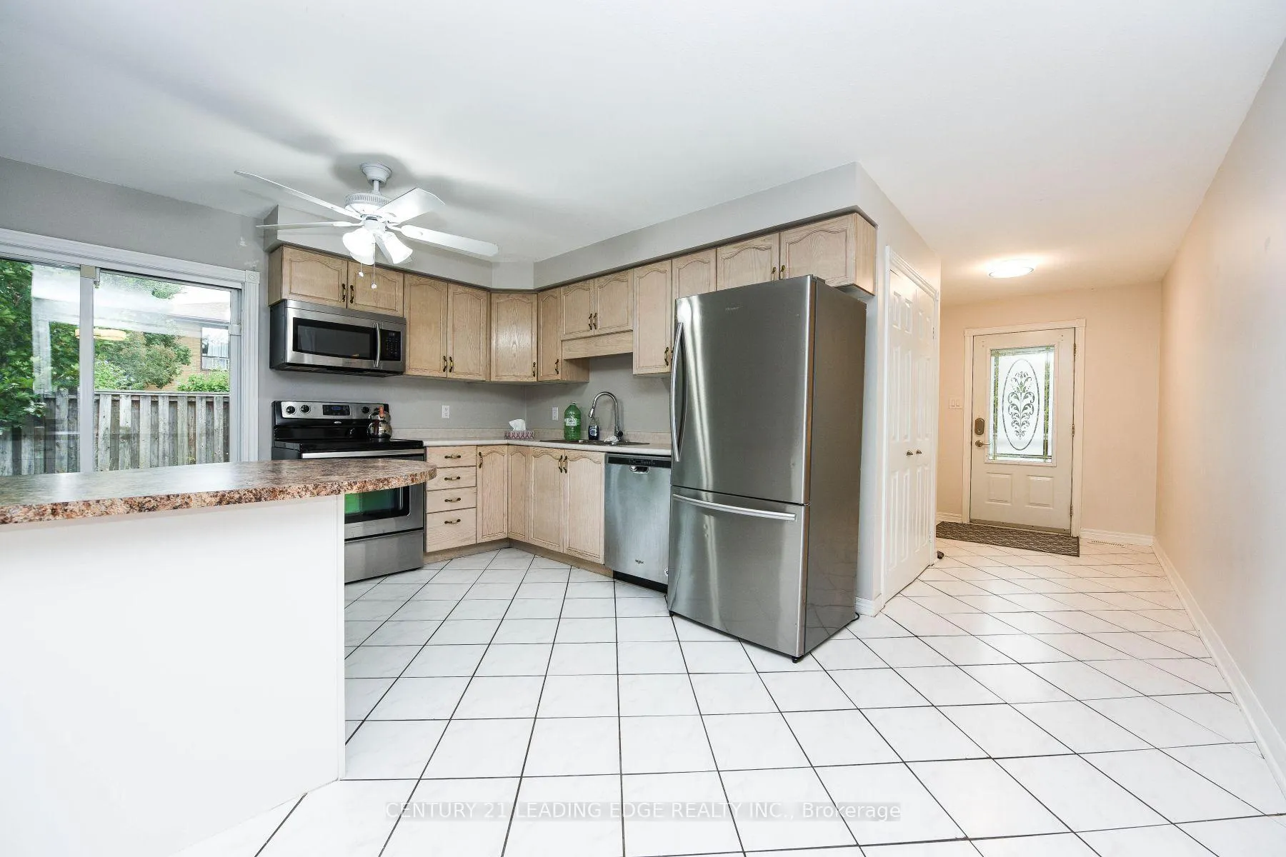 Photo 5 of 388 Leacock Drive, Barrie, Letitia Heights — HOMEH