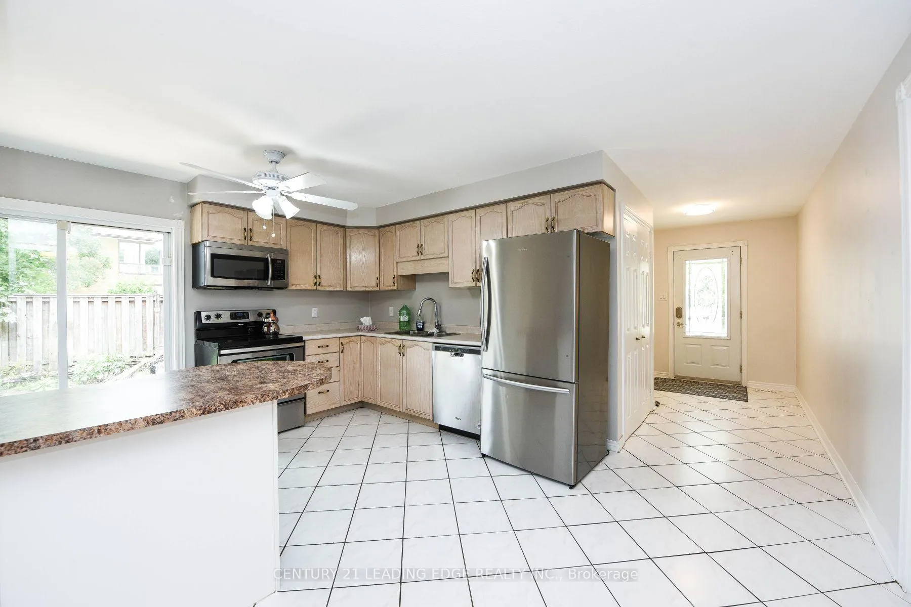 Photo 8 of 388 Leacock Drive, Barrie, Letitia Heights — HOMEH
