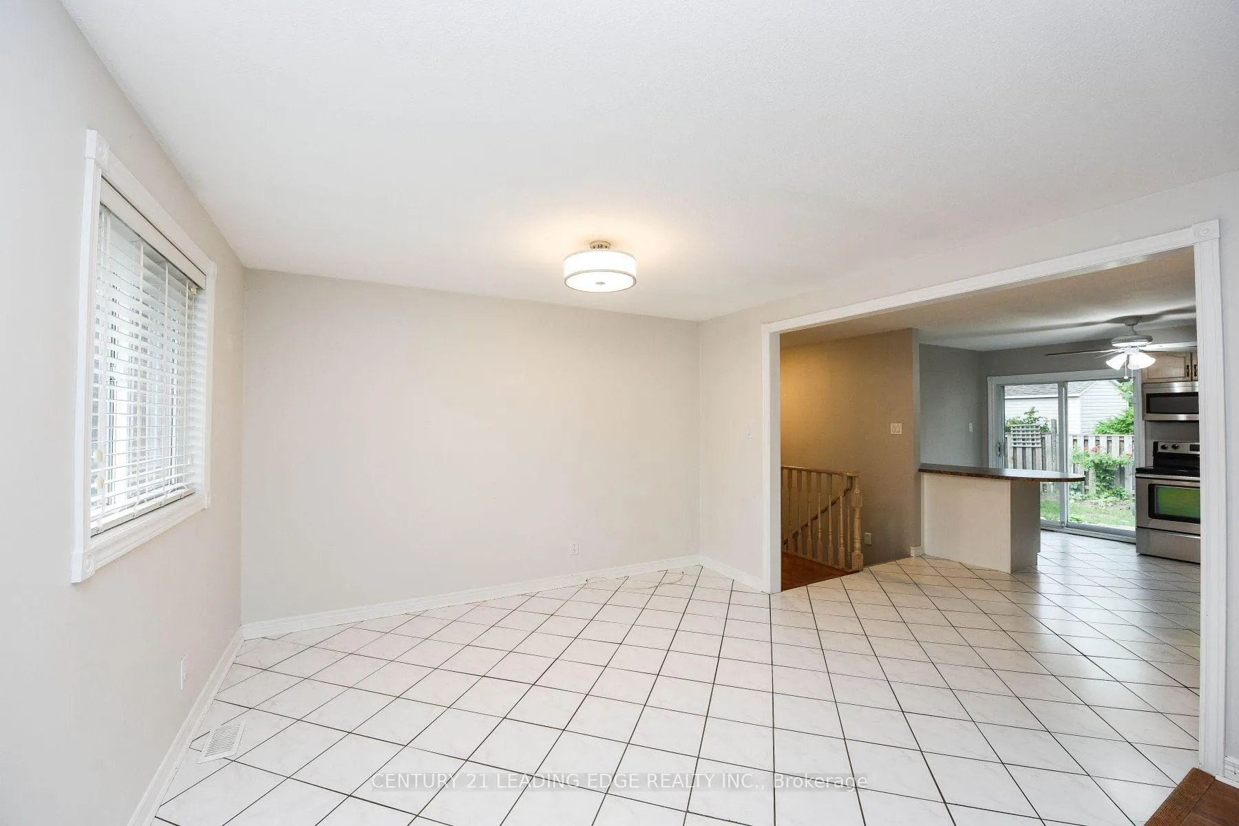 Photo 9 of 388 Leacock Drive, Barrie, Letitia Heights — HOMEH