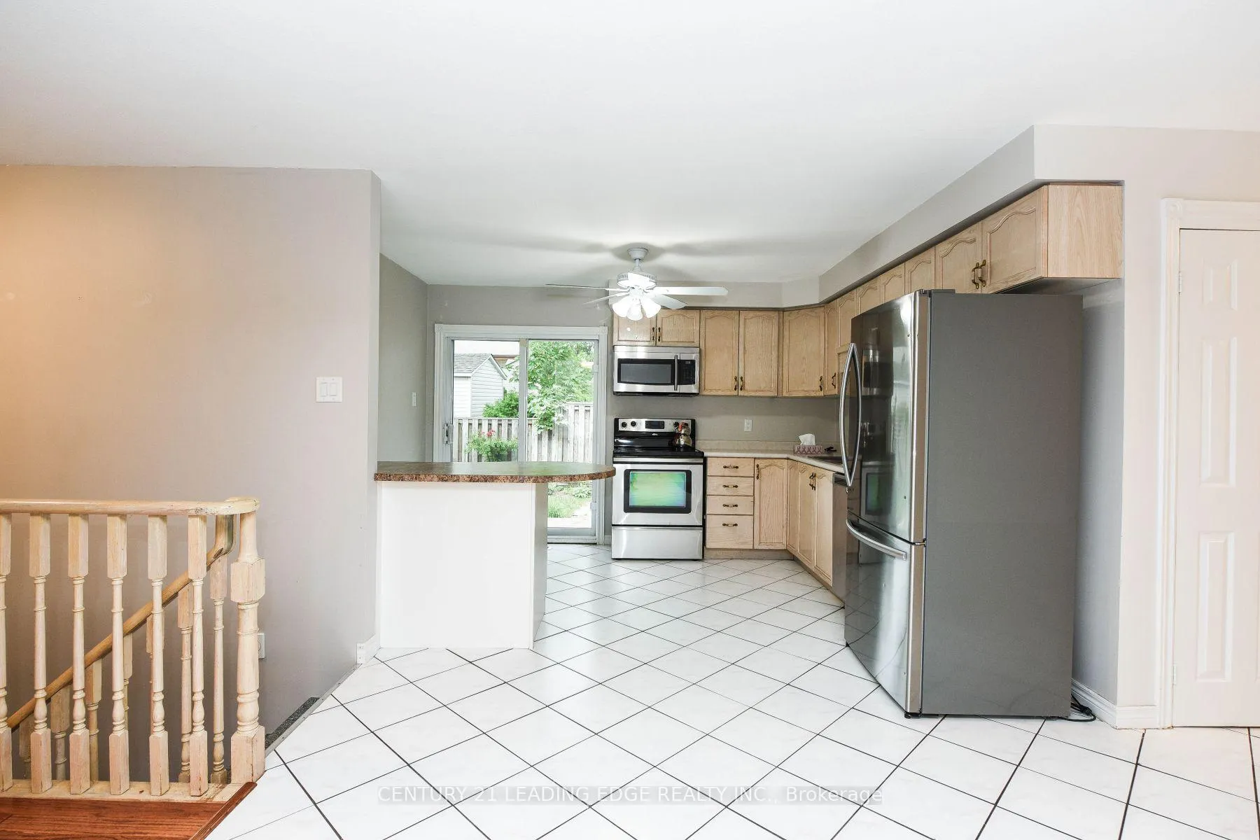 Photo 11 of 388 Leacock Drive, Barrie, Letitia Heights — HOMEH