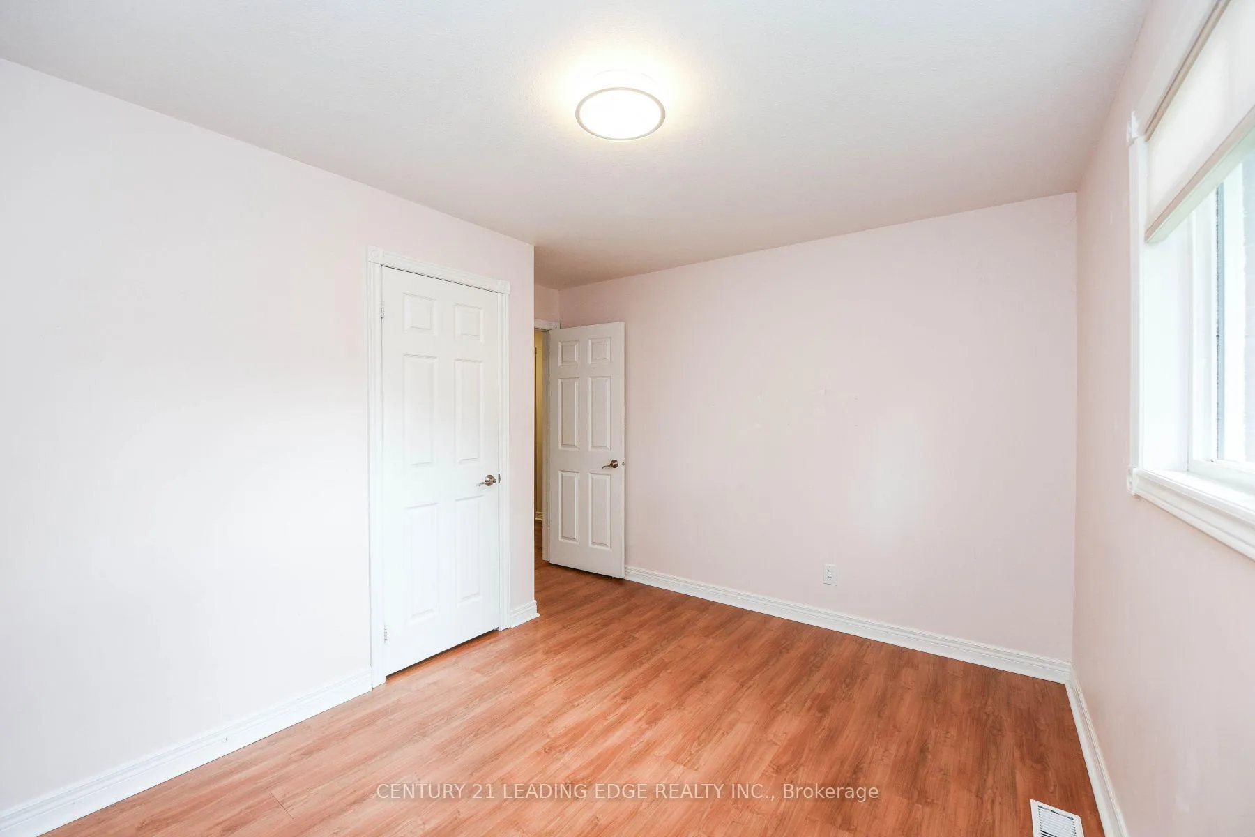 Photo 15 of 388 Leacock Drive, Barrie, Letitia Heights — HOMEH