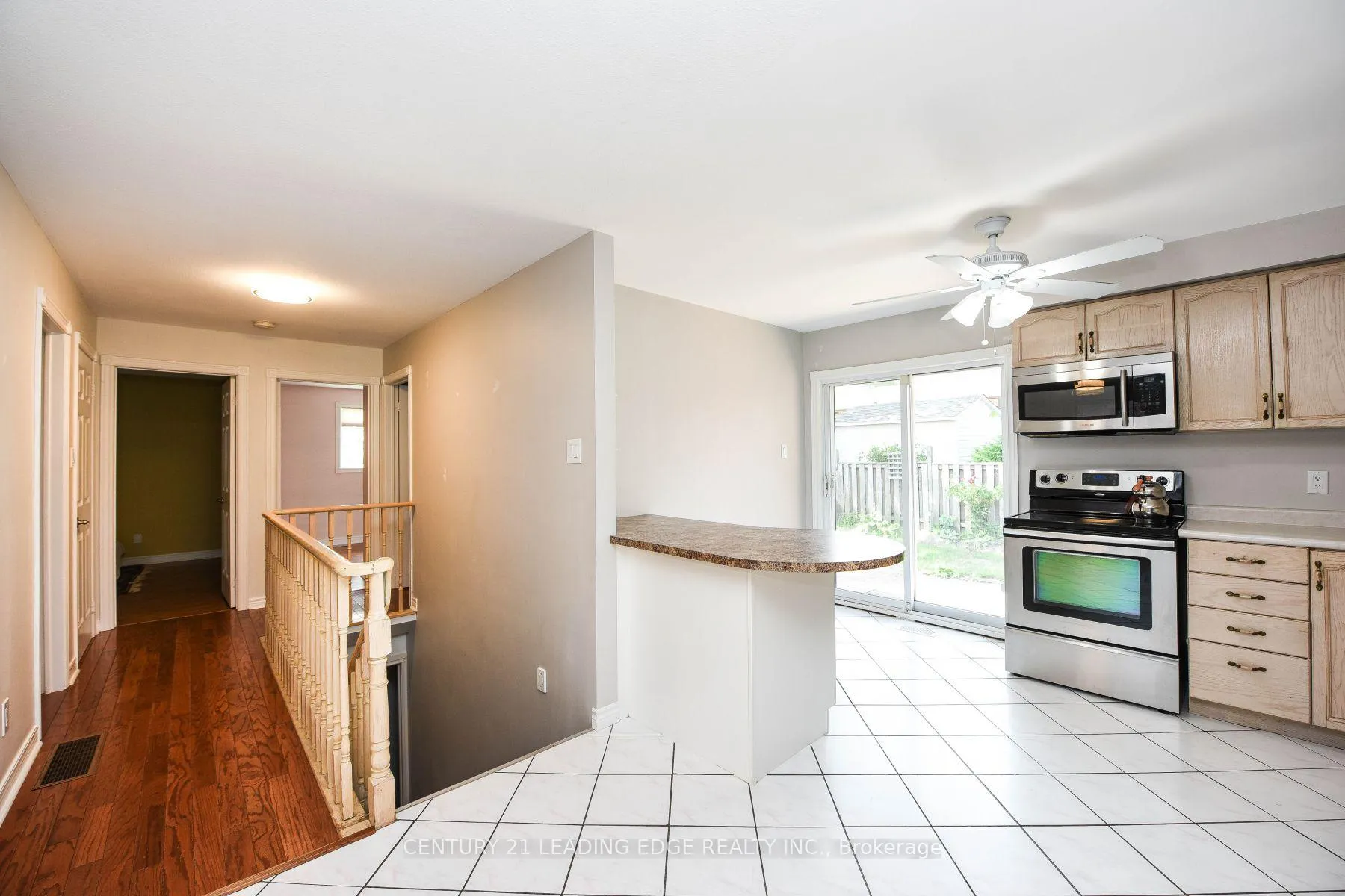 Photo 33 of 388 Leacock Drive, Barrie, Letitia Heights — HOMEH