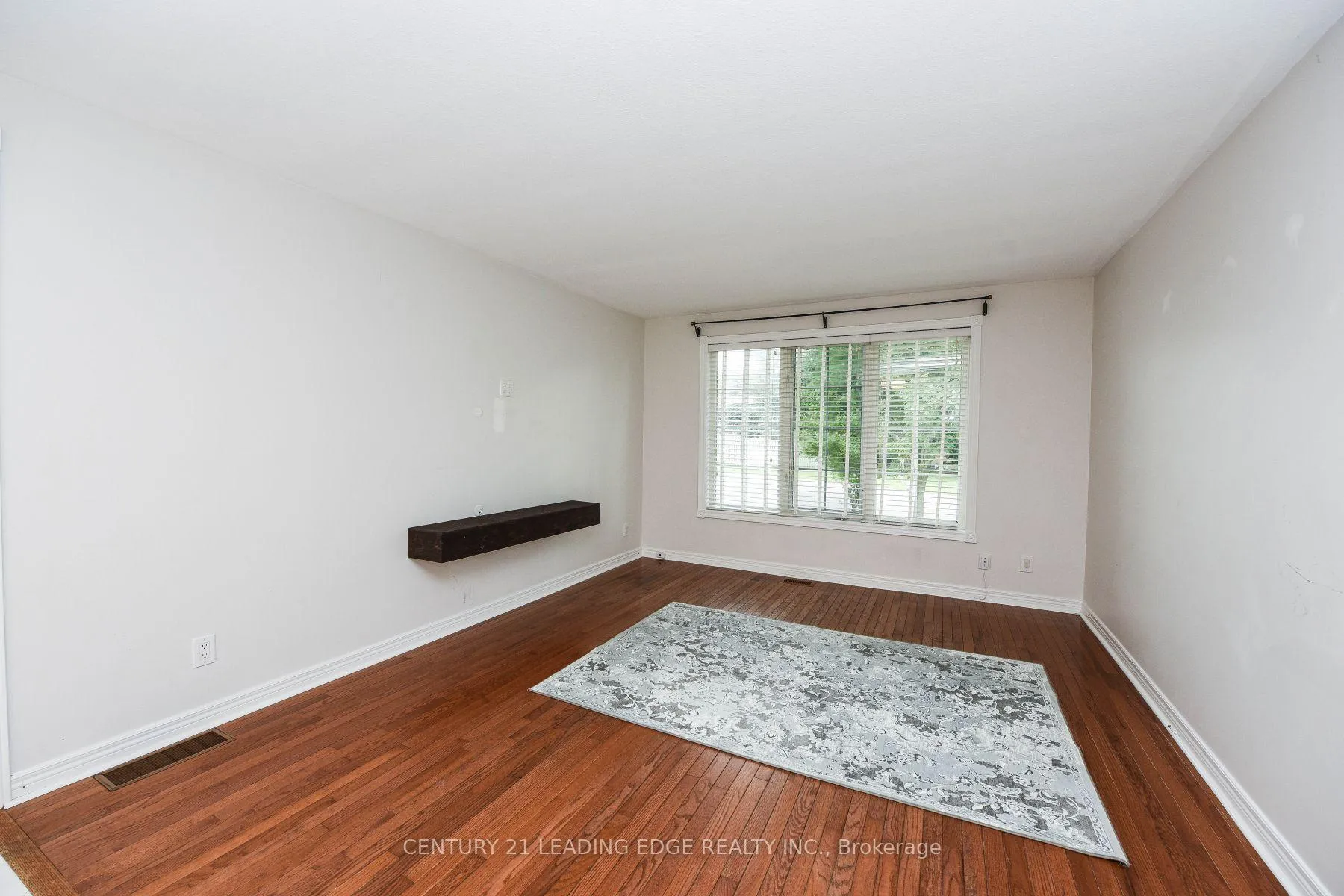 Photo 37 of 388 Leacock Drive, Barrie, Letitia Heights — HOMEH