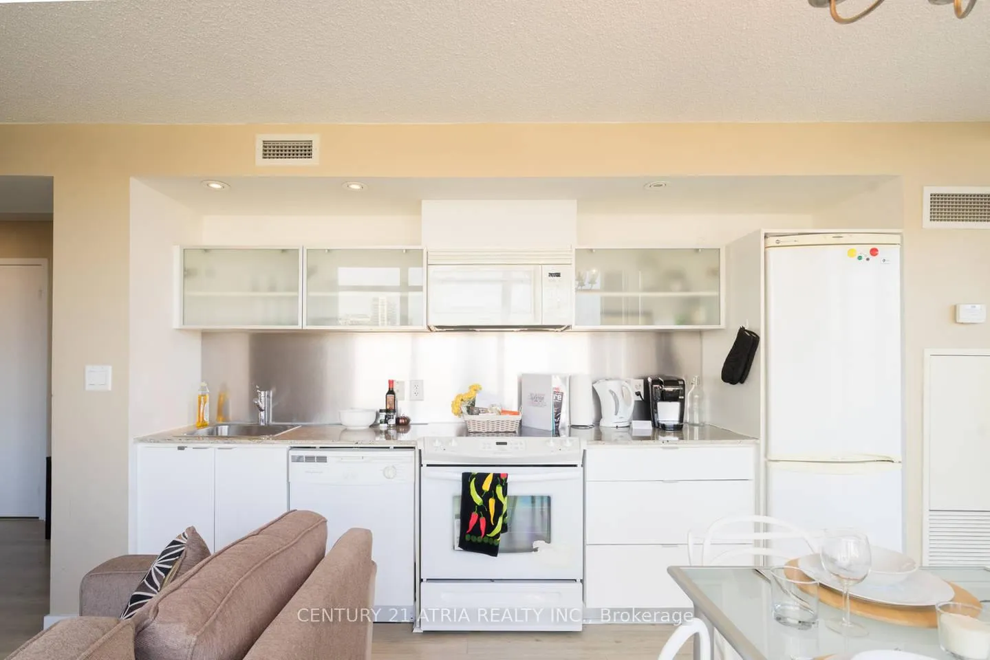 Photo 4 of Unit 302, 4K Spadina Avenue, Toronto, Waterfront Communities — HOMEH