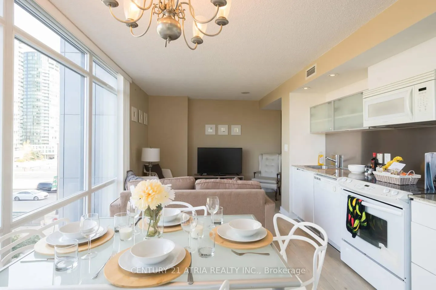 Photo 5 of Unit 302, 4K Spadina Avenue, Toronto, Waterfront Communities — HOMEH