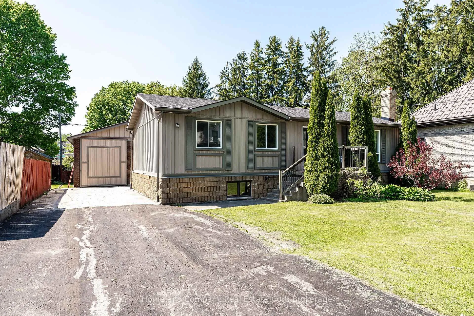 Photo of 50 Dufferin Street