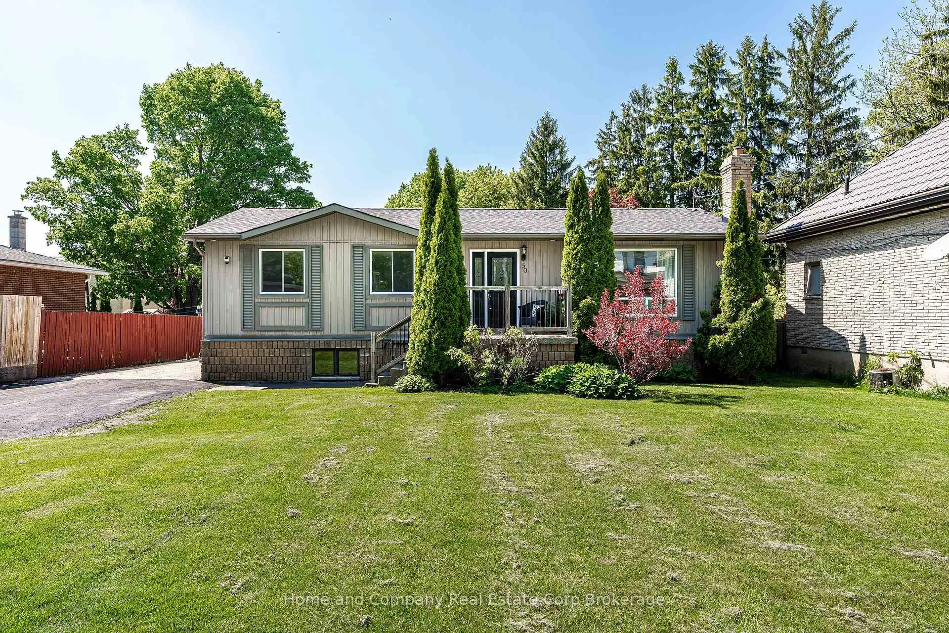 Photo 2 of 50 Dufferin Street, Stratford — HOMEH