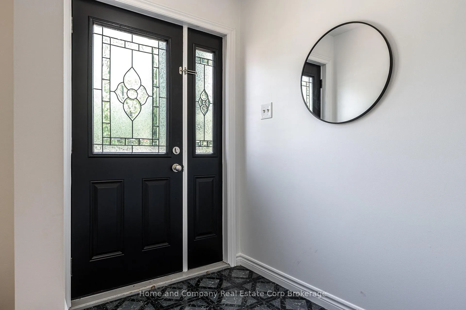 Photo 3 of 50 Dufferin Street, Stratford — HOMEH