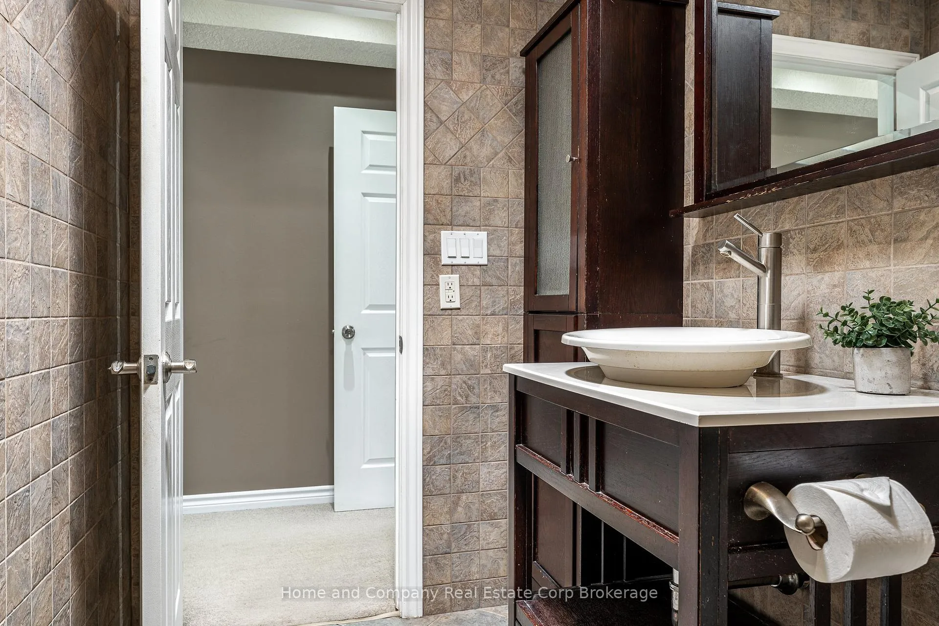 Photo 14 of 50 Dufferin Street, Stratford — HOMEH