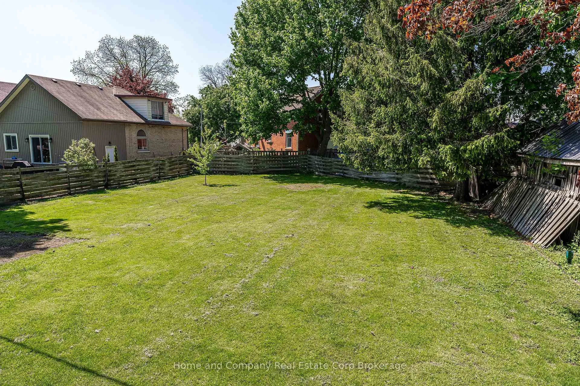 Photo 41 of 50 Dufferin Street, Stratford — HOMEH
