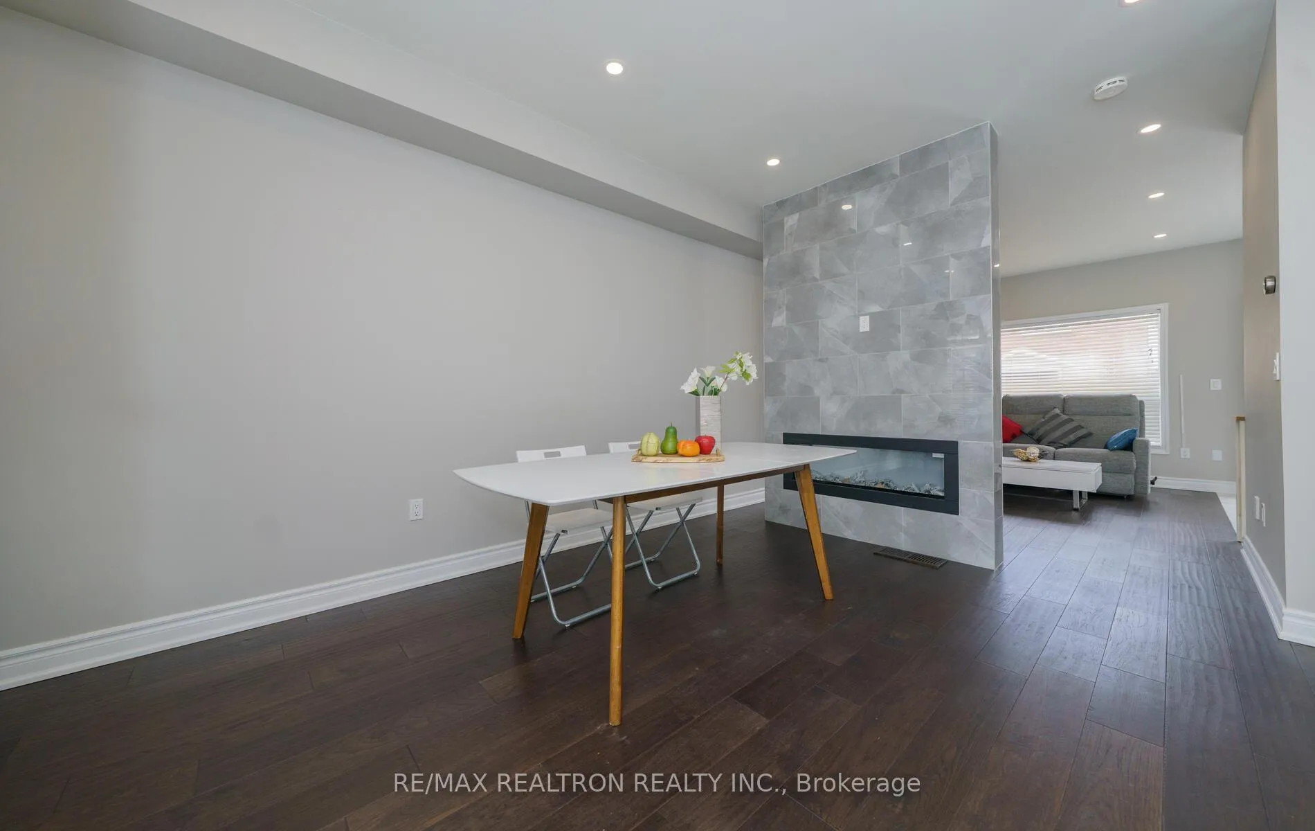 Photo 8 of 11 Vecchia Street, Markham, Wismer — HOMEH