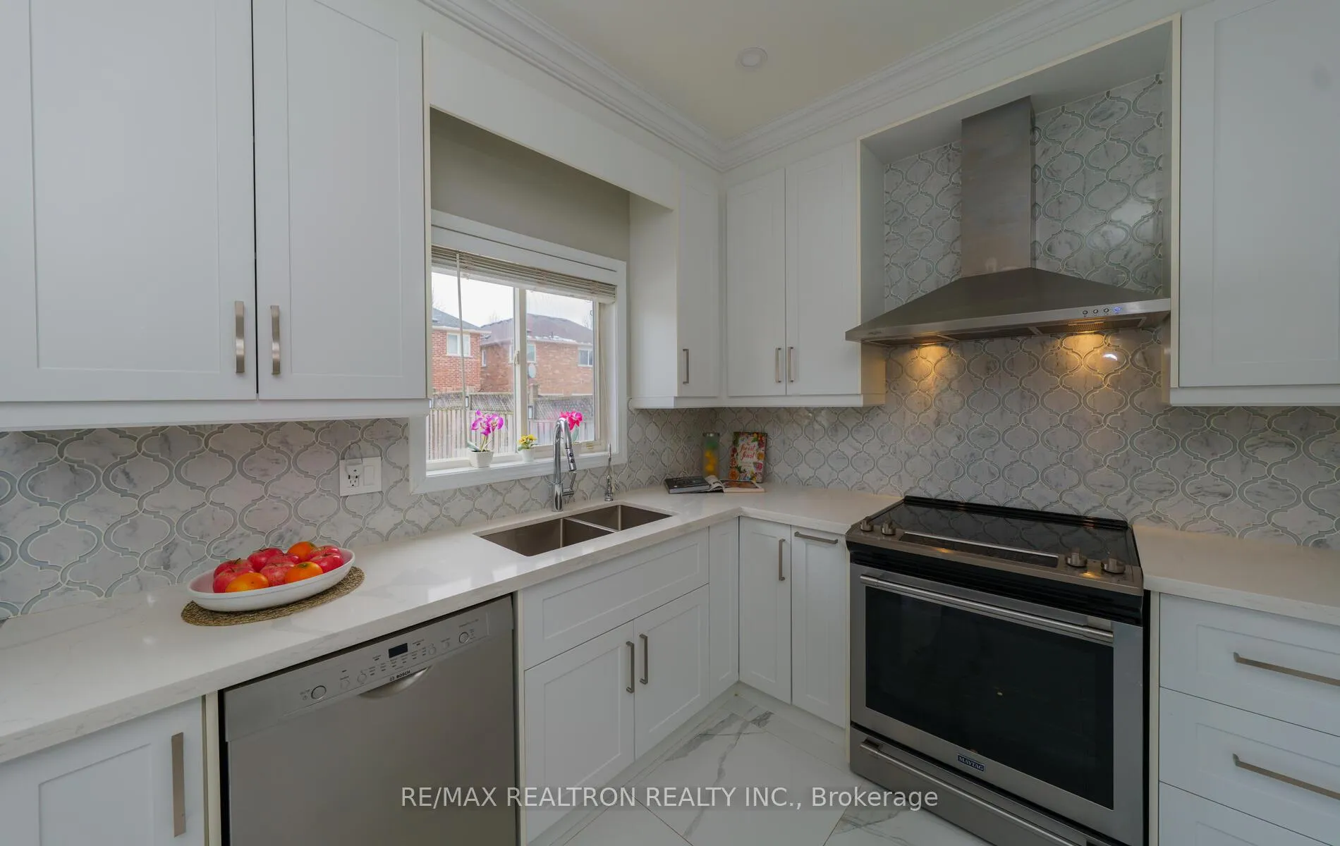 Photo 12 of 11 Vecchia Street, Markham, Wismer — HOMEH