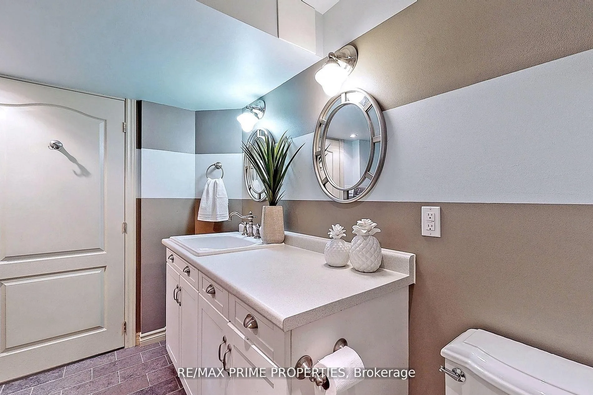 Photo 4 of 42 Cornell Meadows Avenue, Markham, Cornell — HOMEH