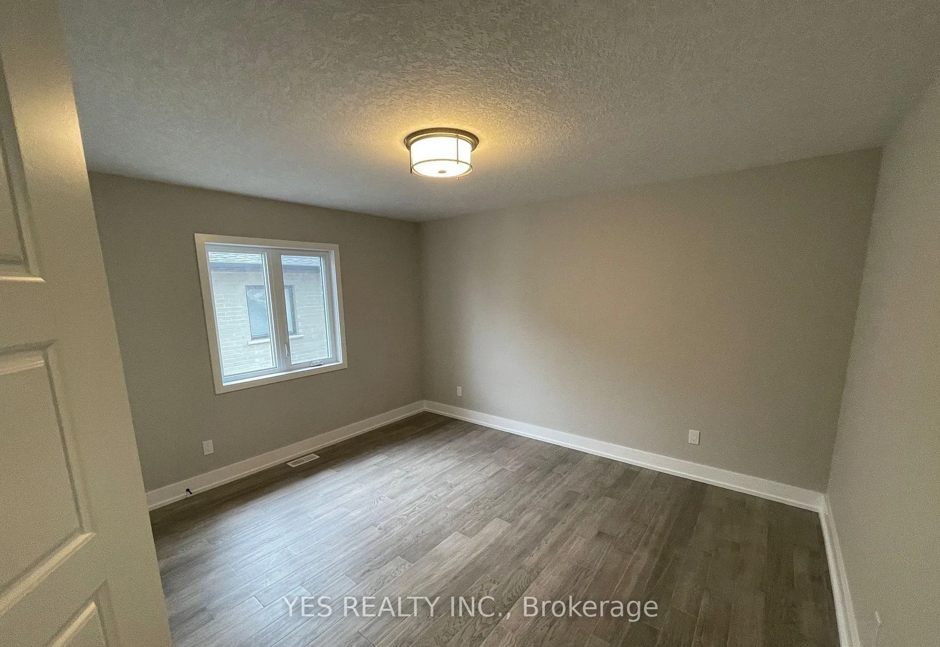 Photo 3 of 87 Doon Creek Street, Kitchener, Doon South — HOMEH